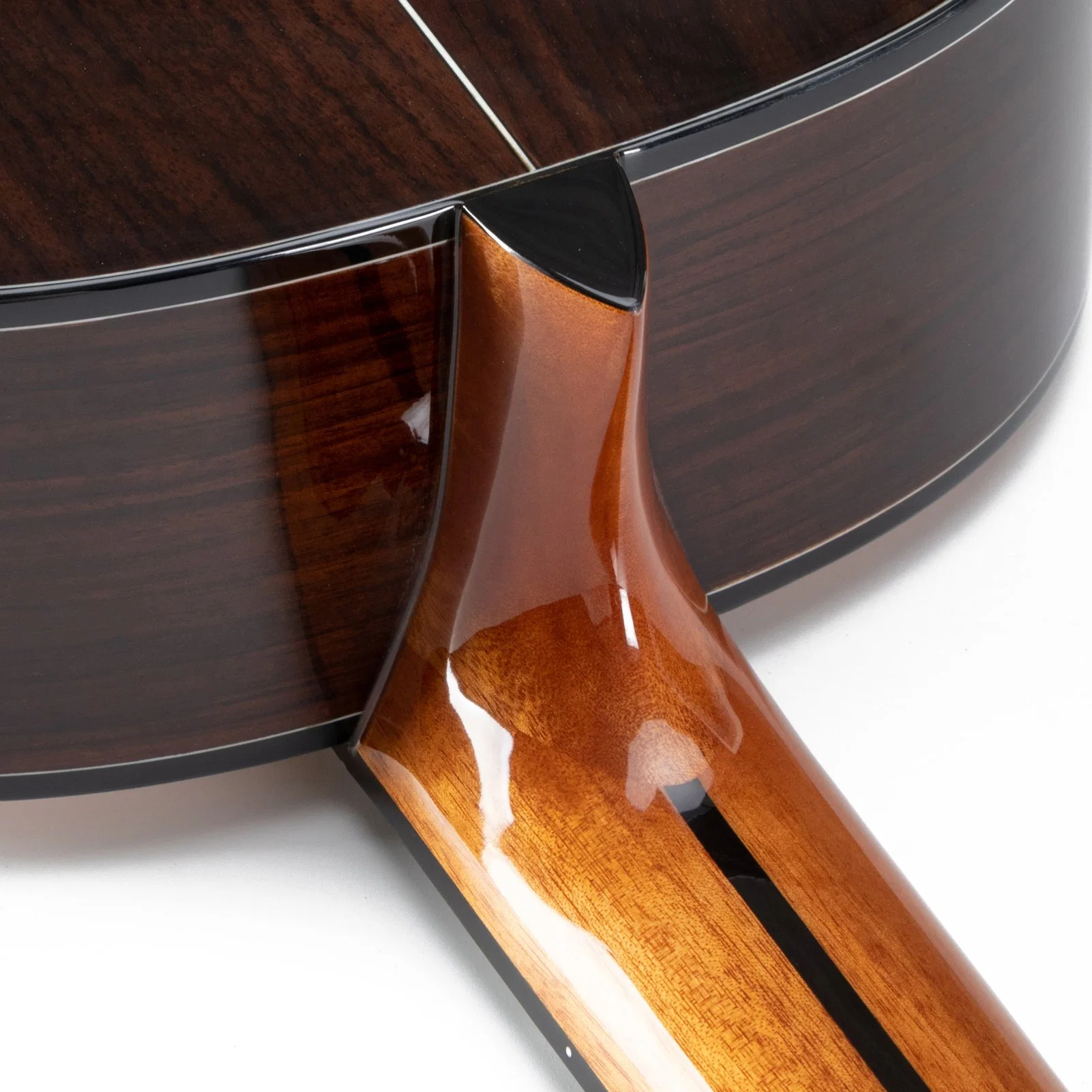 Классическая гитара из цельного дерева с фирменным 39-дюймовым шпрутком