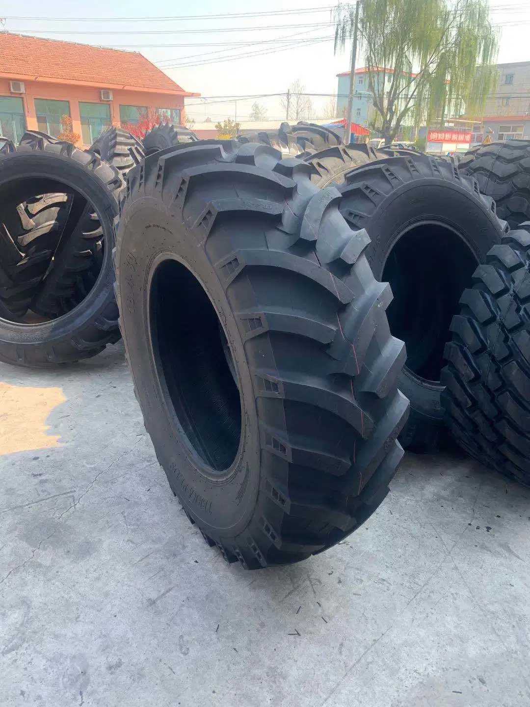 Taihao Tyre Mr-1 Pattern 20.8-42 18.4-34 18.4-30 Industrial Tyre