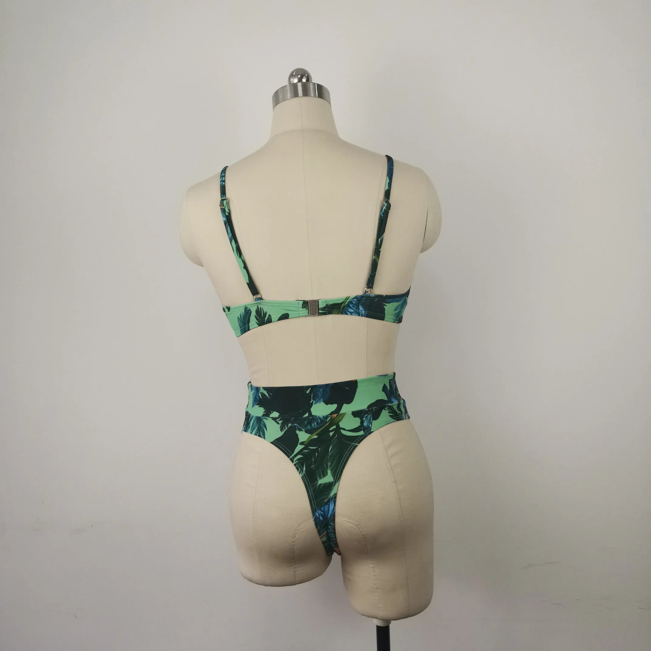 Lady Sexy Bikini Underwired Triangle Top Thong Bottom Beachwear