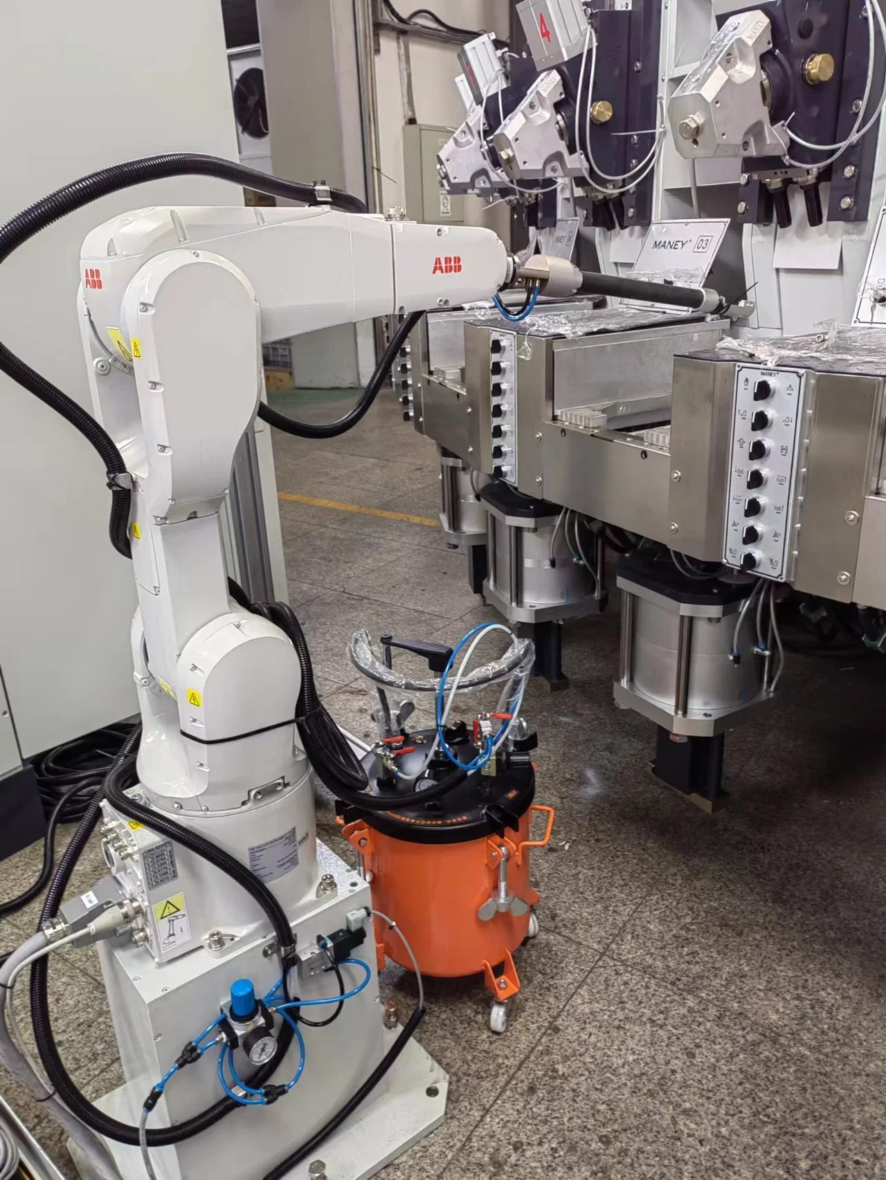 La Automatización Industrial del robot de pulverización para el calzado que hace la máquina con la certificación CE