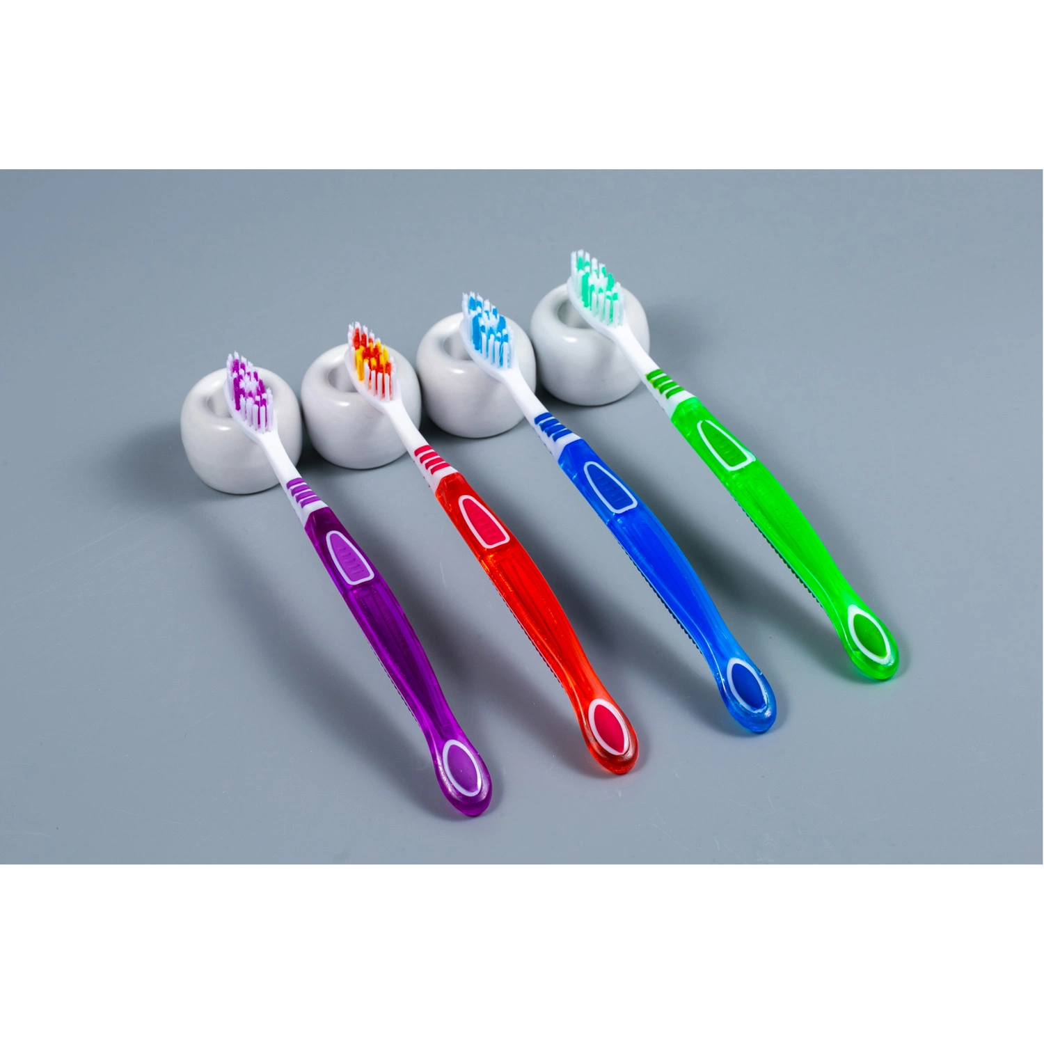 فرشاة أسنان للبالغين بفرشاة أسنان بلاستيكية عند التسليم في الوقت المحدد