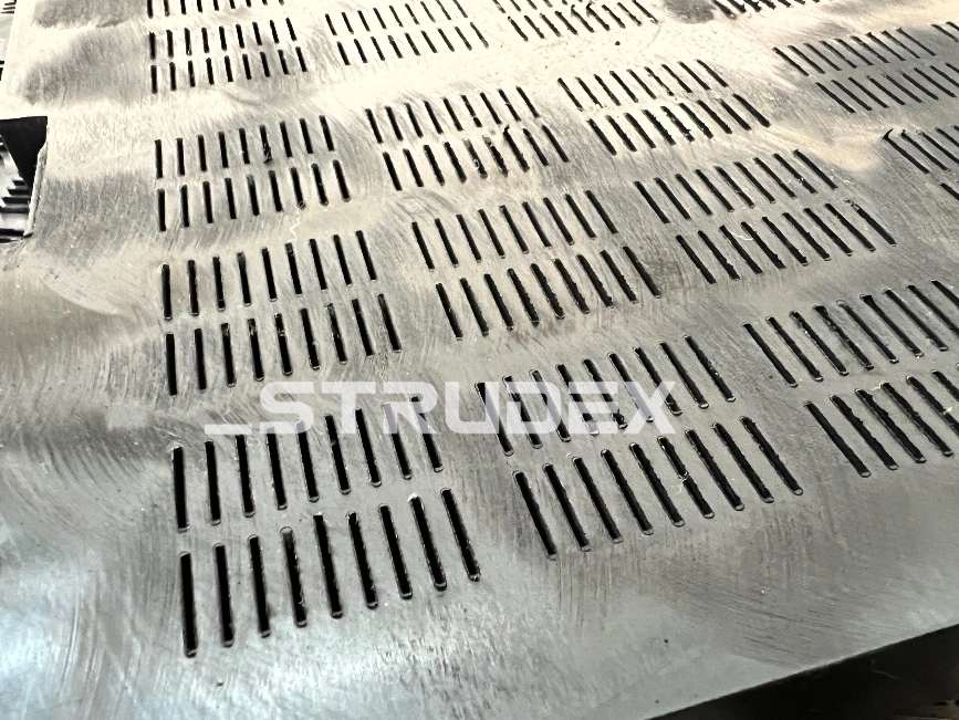 1mm Fine Screening Rubber Sieve Plate Used in Mining Screening