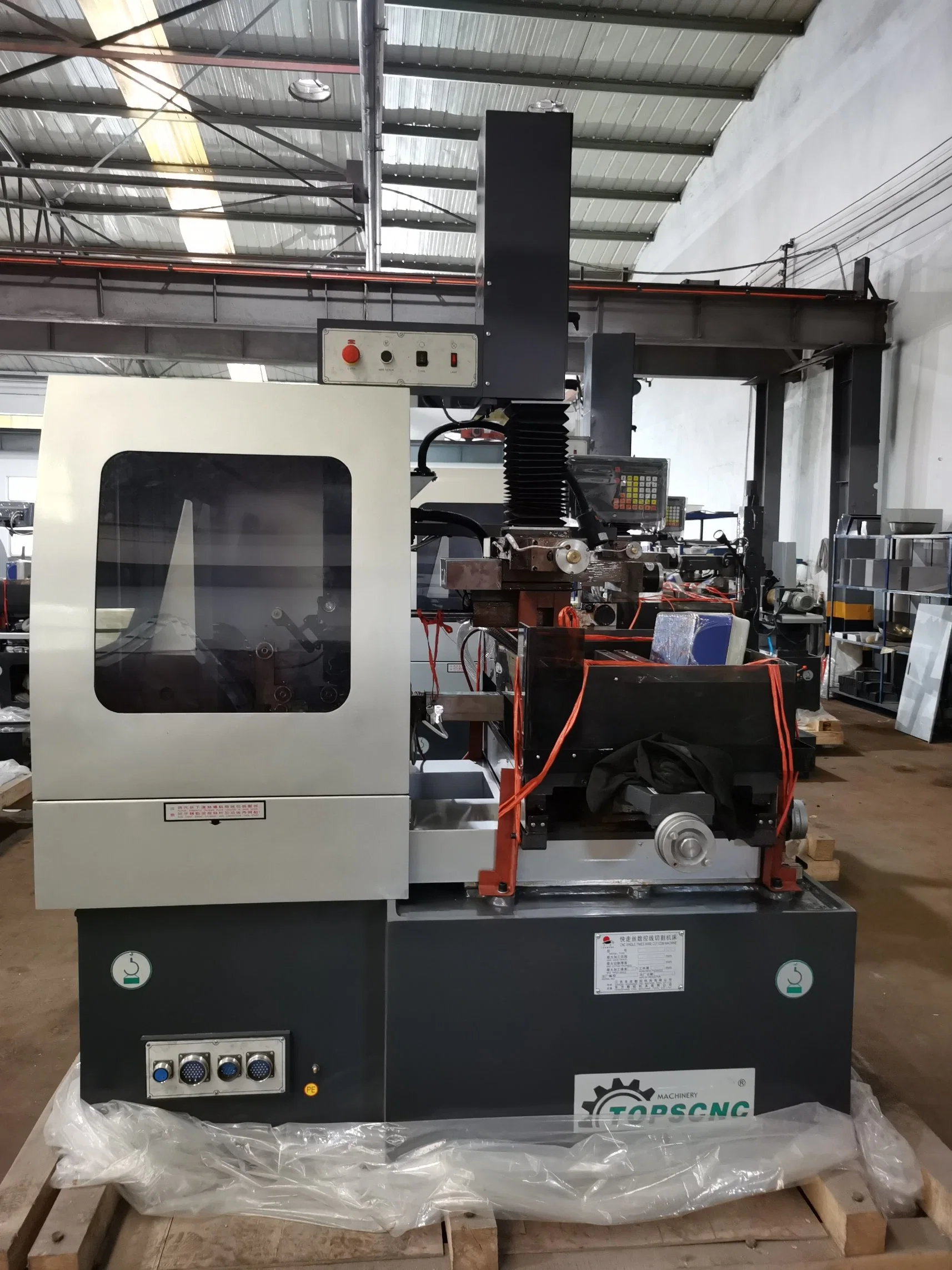 Dk7732zb CNC Cortahilos EDM Máquina con cono grande