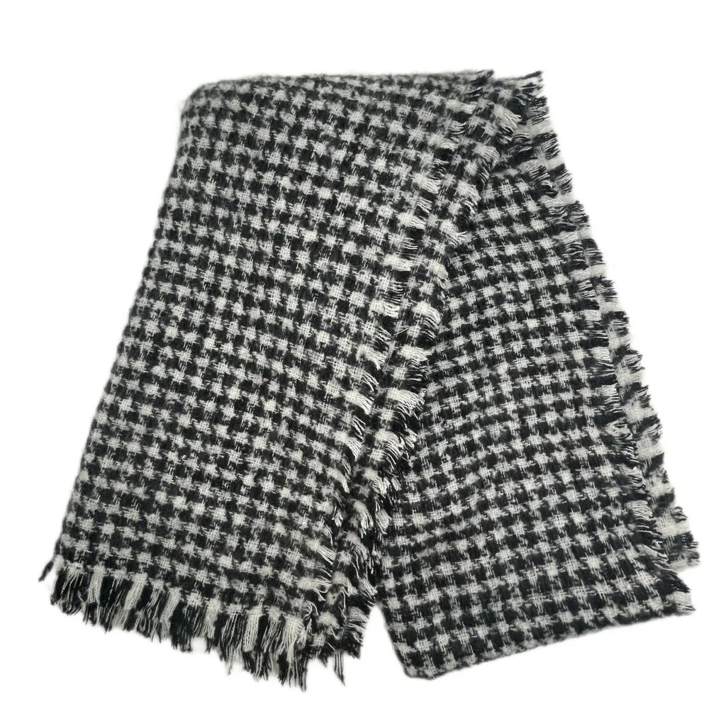 Ladies Classical Houndstooth Pattern Woven Scarf with Short Fringe