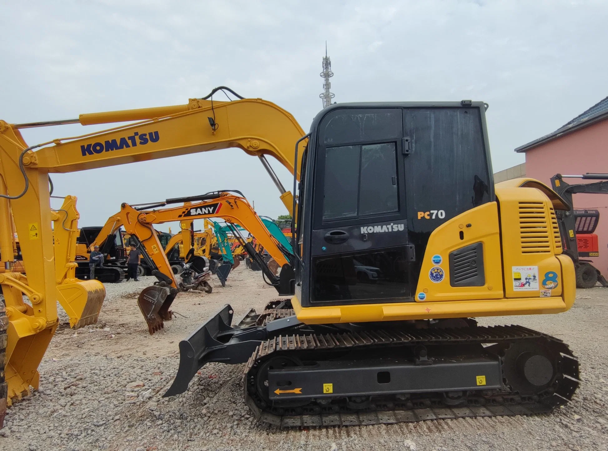 Excavadora Komatsu PC70 usada en Alta eficiencia con Precio razonable para la Venta.