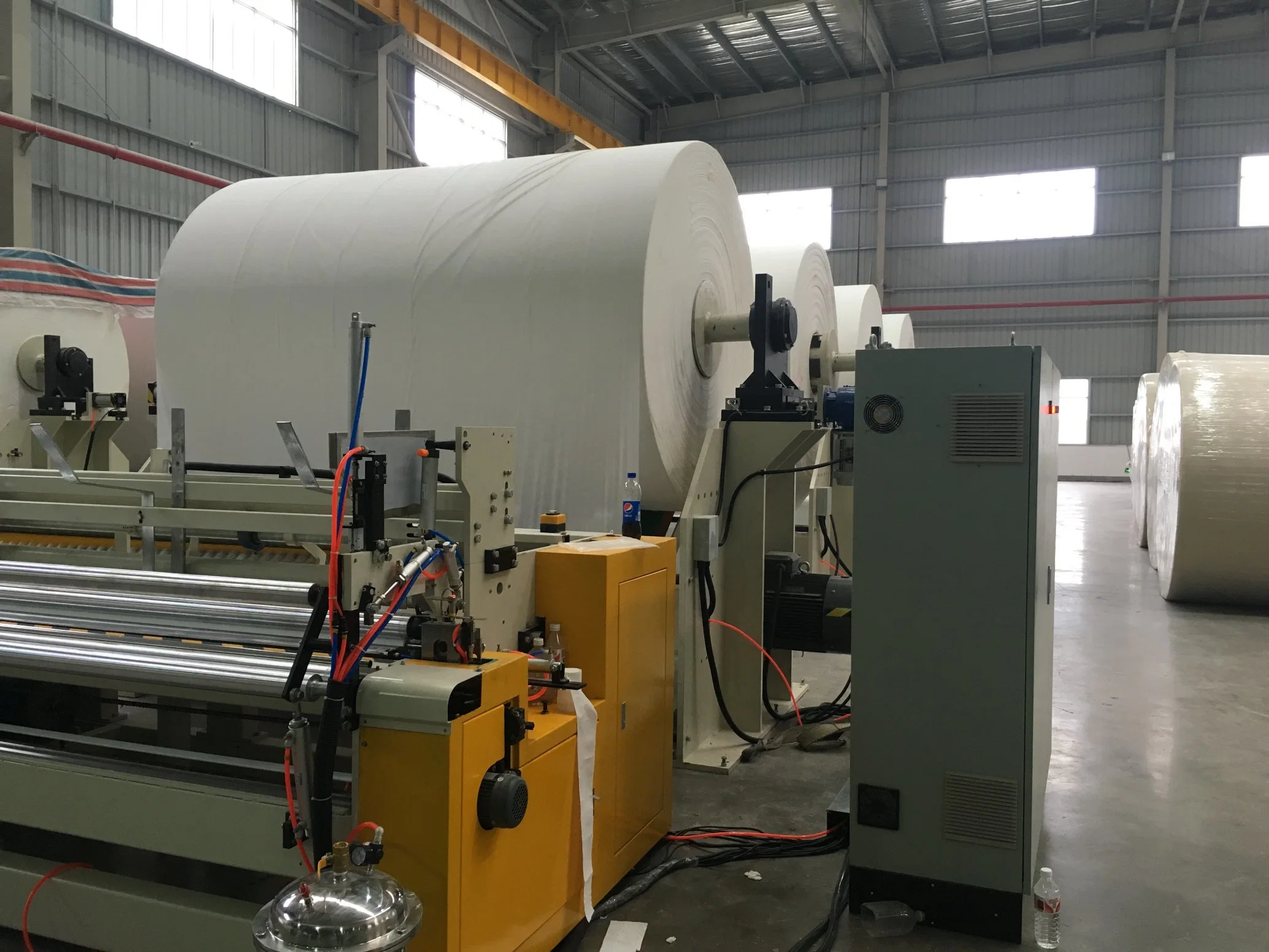 Automatic Production Line Toilet Tissue Paper Machine Making Roll Paper