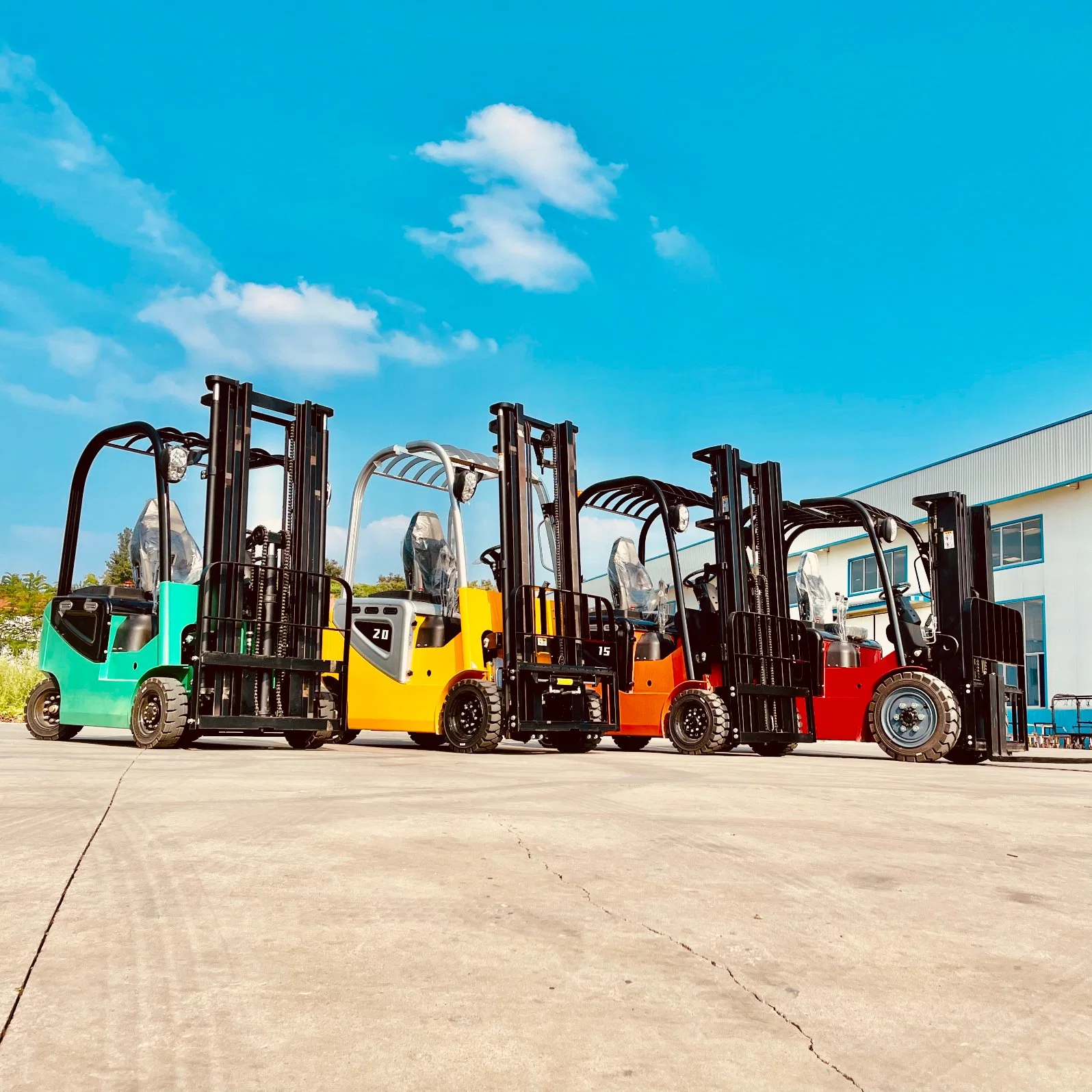 دفع رباعي الصين رفع سيارة ForkLift خارج الطريق الدفع الرباعي الكل نظام مناولة المواد المستودعات القابل للتطبيق الخاص بمنصة رافعة التضاريس 6 M