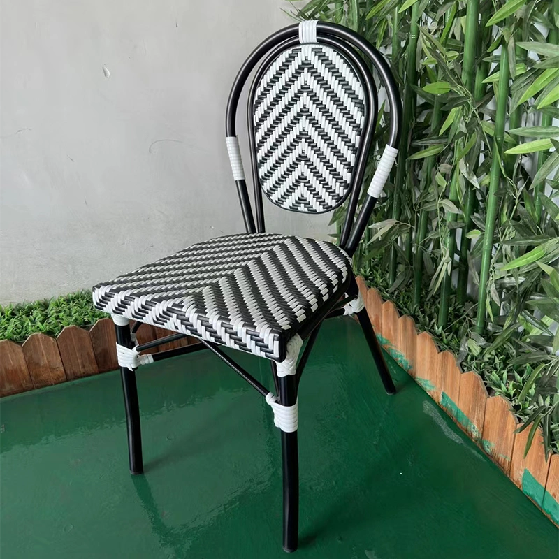 Estilo francés clásico, muebles de bambú en el exterior Rattan Silla apilable de estilo Bistro Silla de Comedor