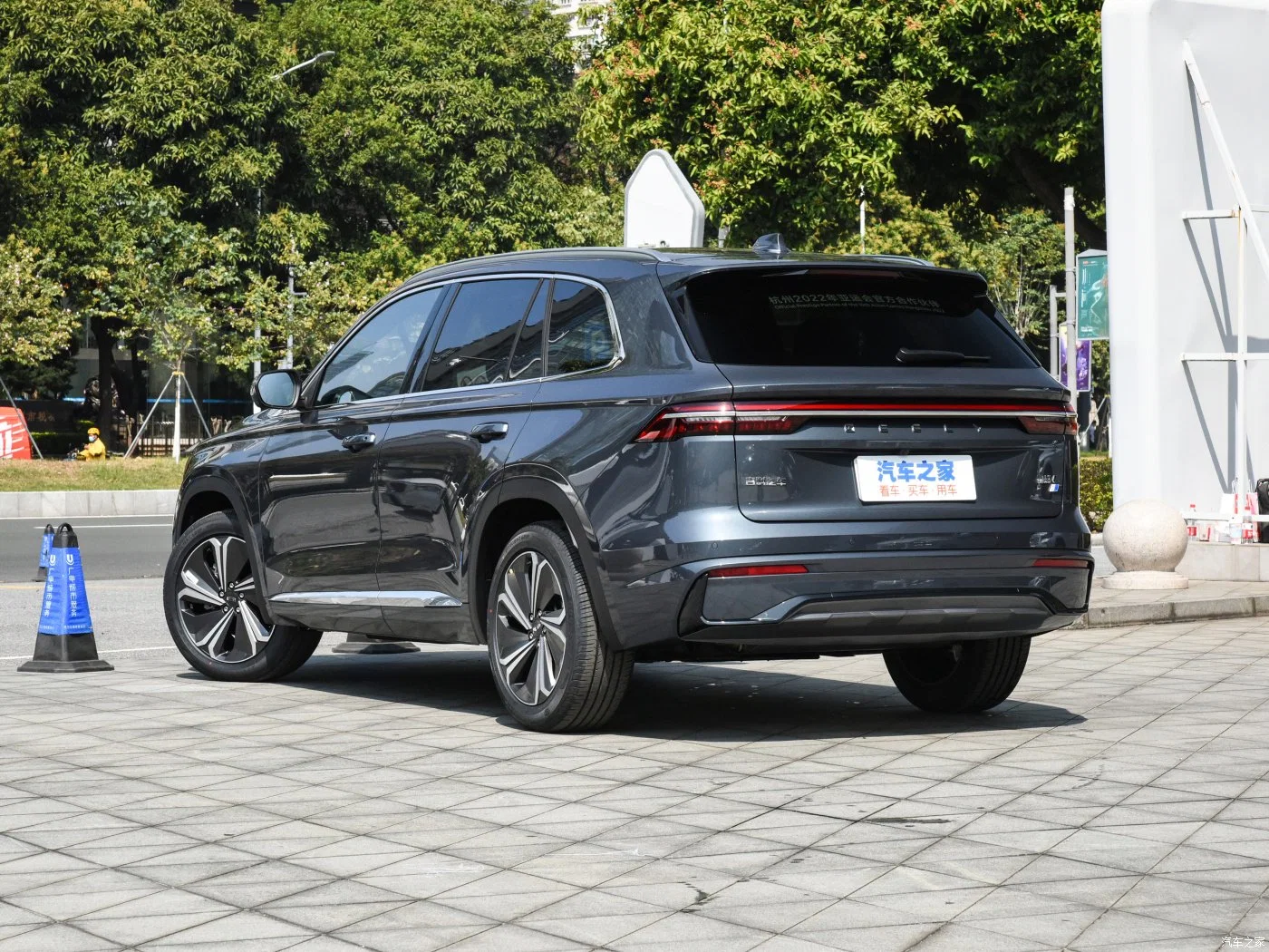 High Performance Plug-in Hybrid Electric Vehicle Geely Xingyue L/ Monjaro at Factory Direct Sales