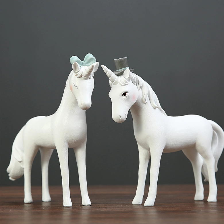 Hg31 2021 New Arrivals Small Horse Statue Art Resin Black White Horse Statue Other Antique Products