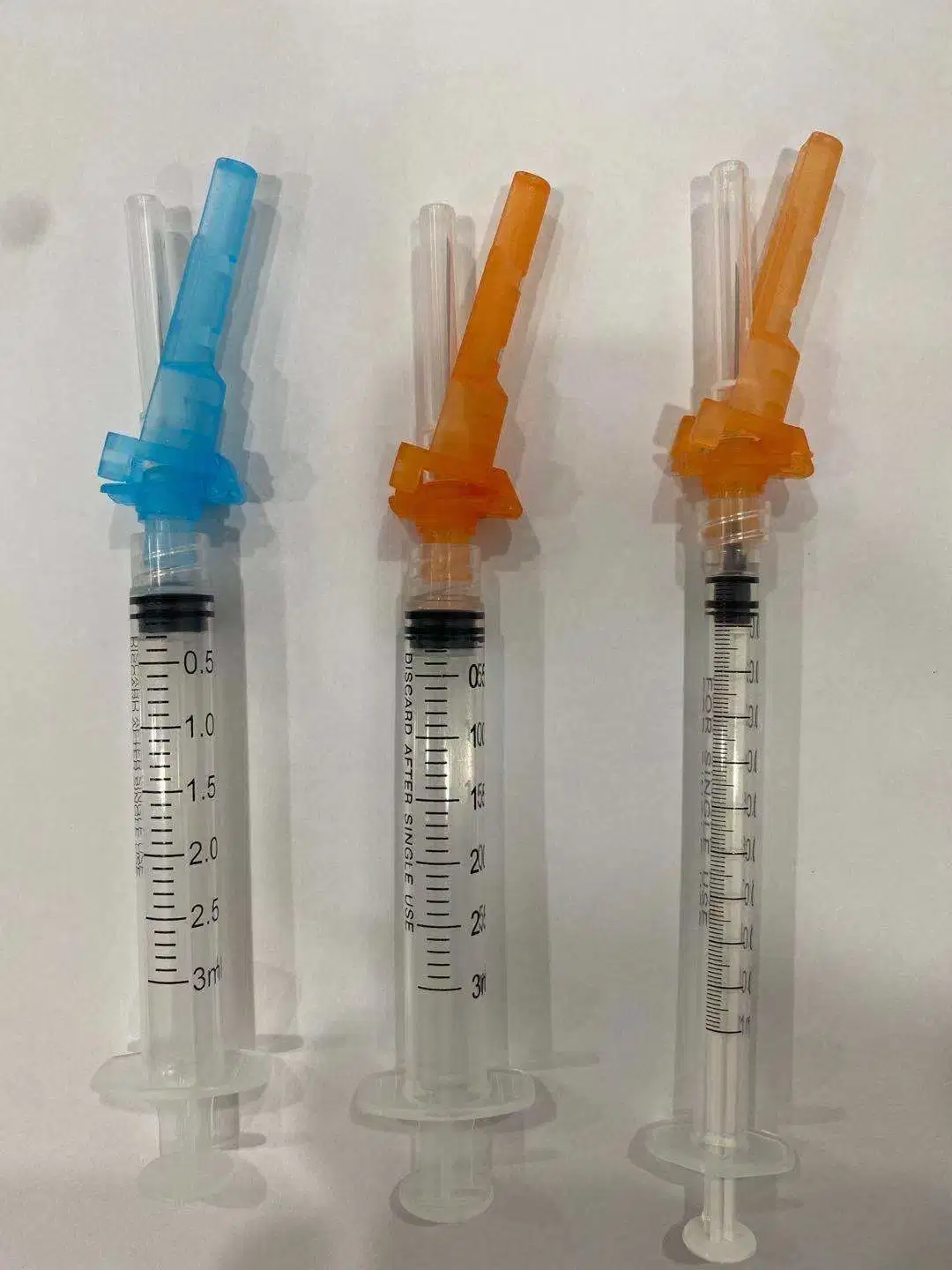 Wholesale/Supplier Disposable CE Luer Lock Safety Vaccination Syringe with Safety Needle