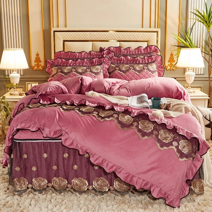 Capa azul Velvet Lace edredão almofada bordado Shams Warm Comforter Conjunto de roupa de cama de inverno 4PCS folhas de tecido doméstico ODM Conjunto de roupas de cama