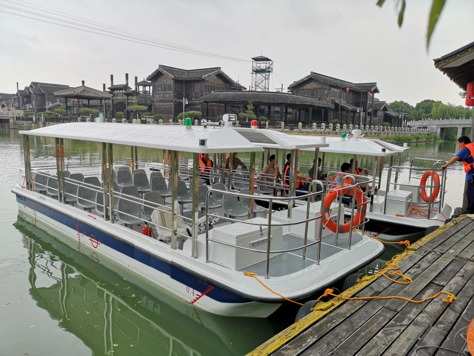 8.5m Sightseeing Boat FRP Fiberglass Boat of 26 Passengers with Engine 60HP