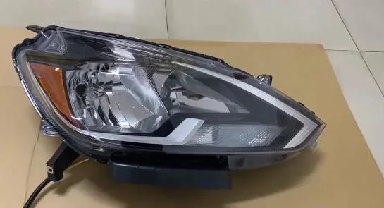 Best Selling Car Auto Head Lamp Light Us Type for Nissan Sylphy / Sentra 2016-