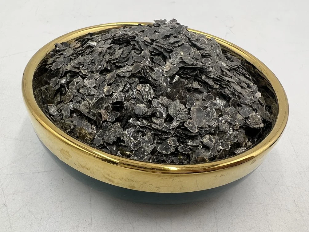 Transparent Natural Mica Flakes White Golden Black Color Manufacturer Price