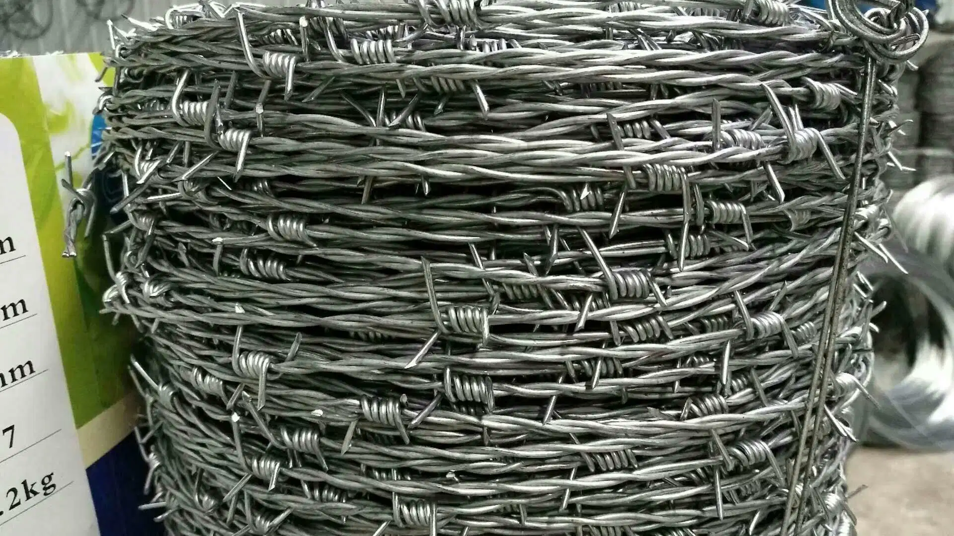 Galvanized Safety Barbed Wire/Galvanized Decorative Barbed Wire Fencing/Barbed Wire