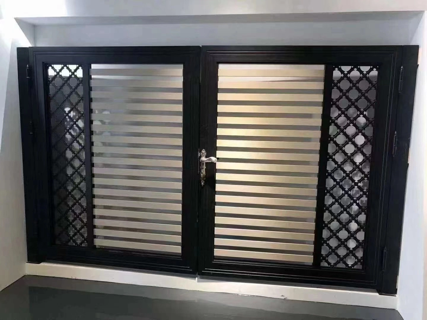 European Aluminum Electric Garden Gate Alloy Villa Gate Courtyard Gate Automatic Swing Door