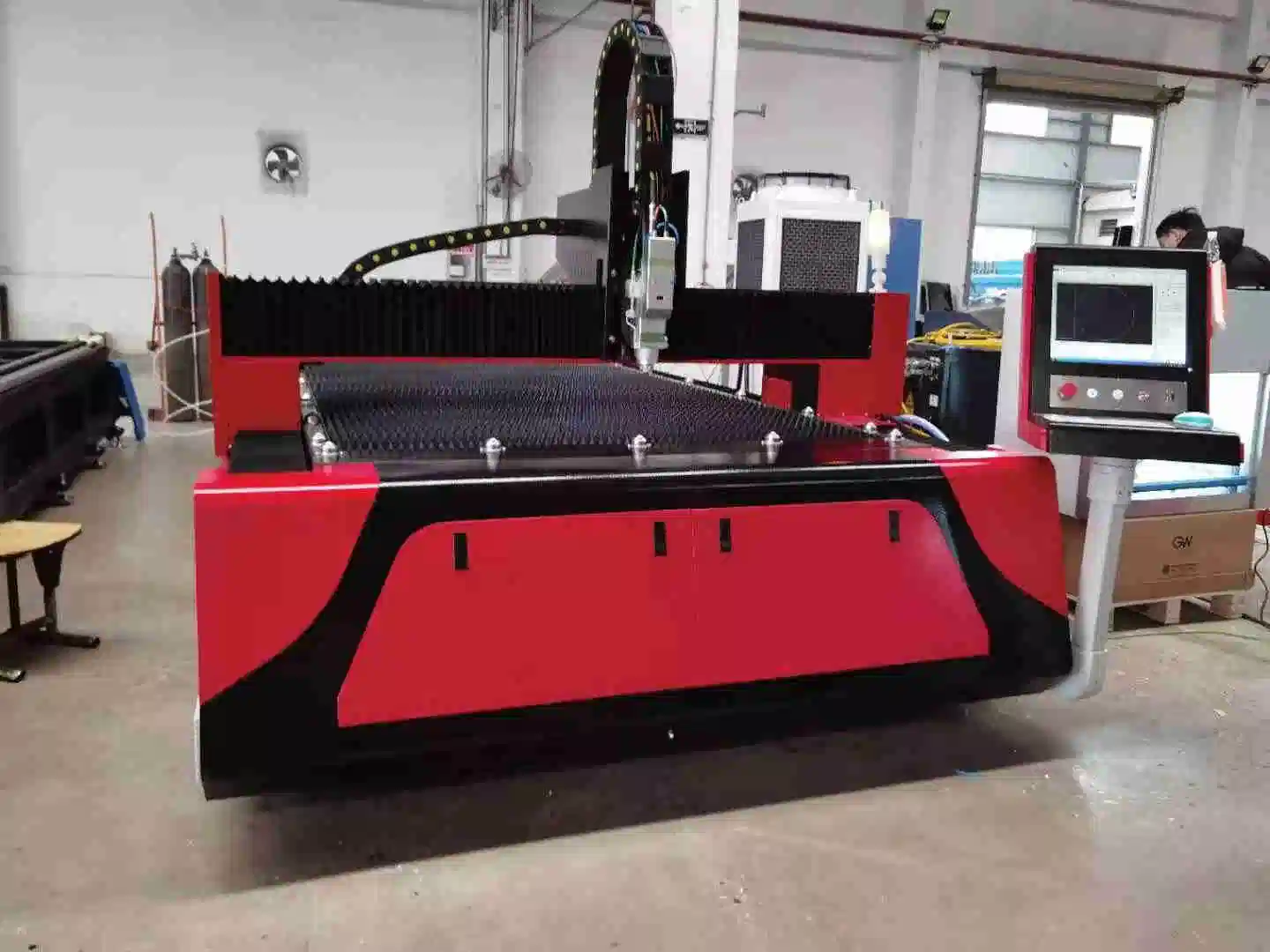 3000W 6000W Metal Fiber Laser Cutting Machine Suppiler From China