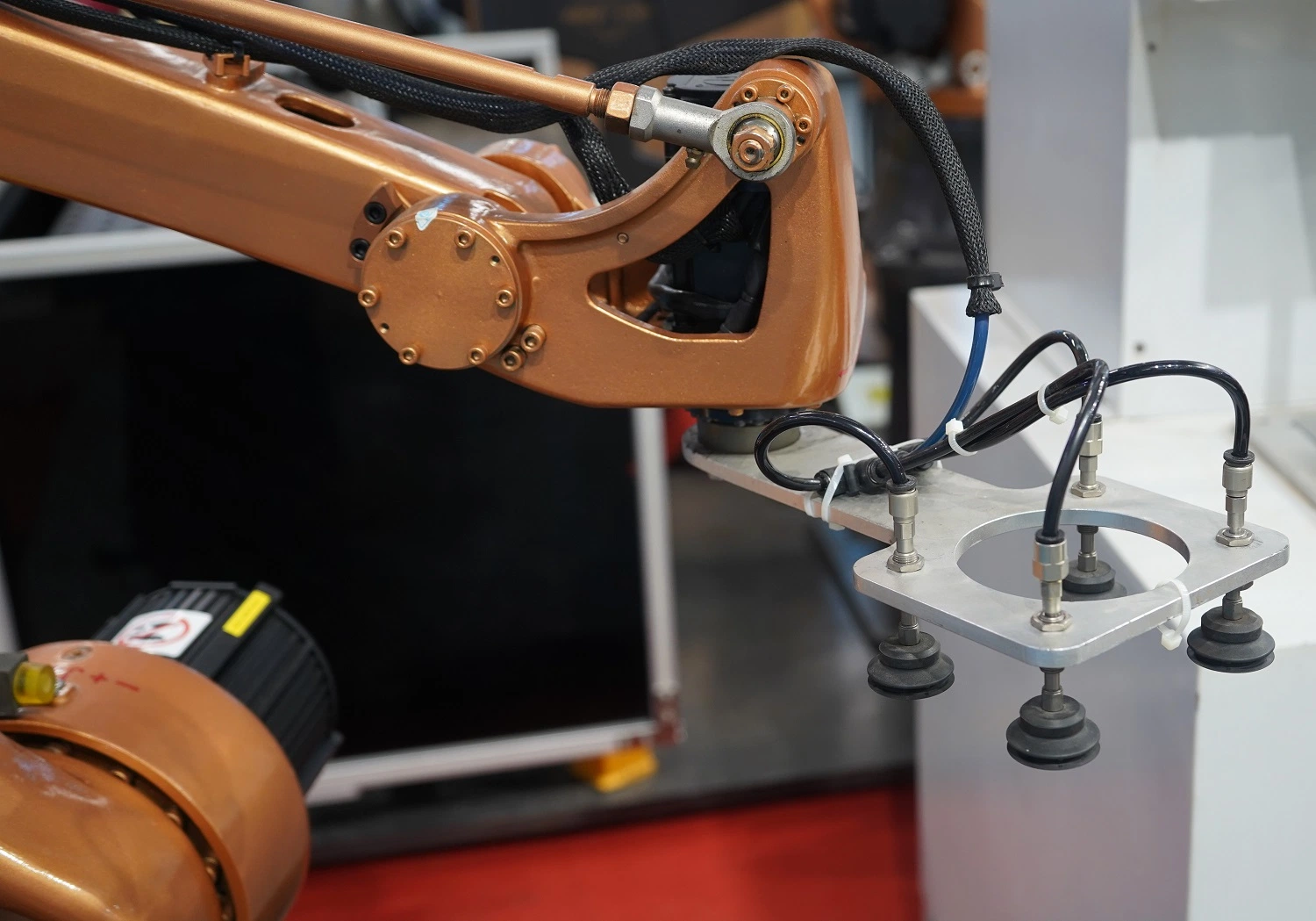 El rendimiento de alto costo del robot de paletizado