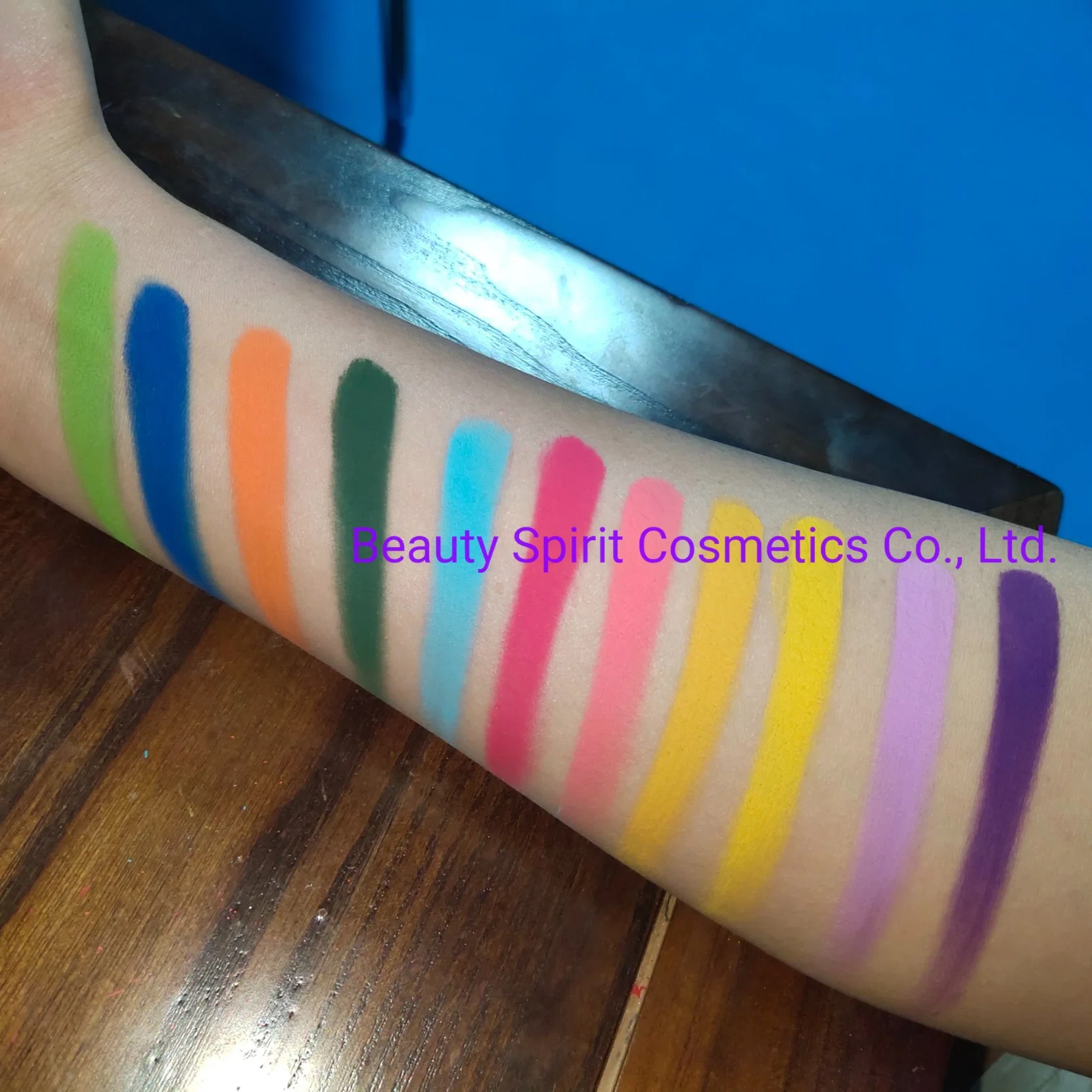 OEM Face Highlighter Eyeshadow Cosmetics Makeup Manufacturer