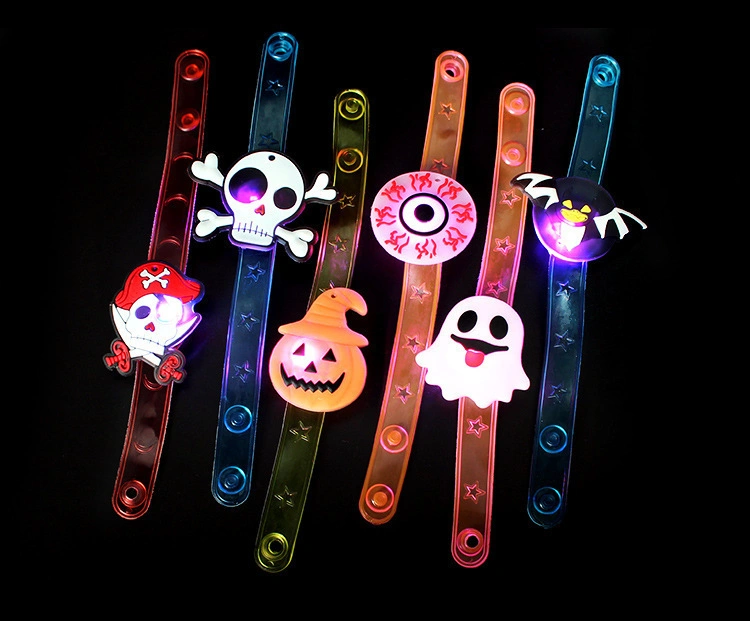 2023 Nuevo diseño Halloween suministro LED Luz intermitente muñequera niños Distribución de juguetes