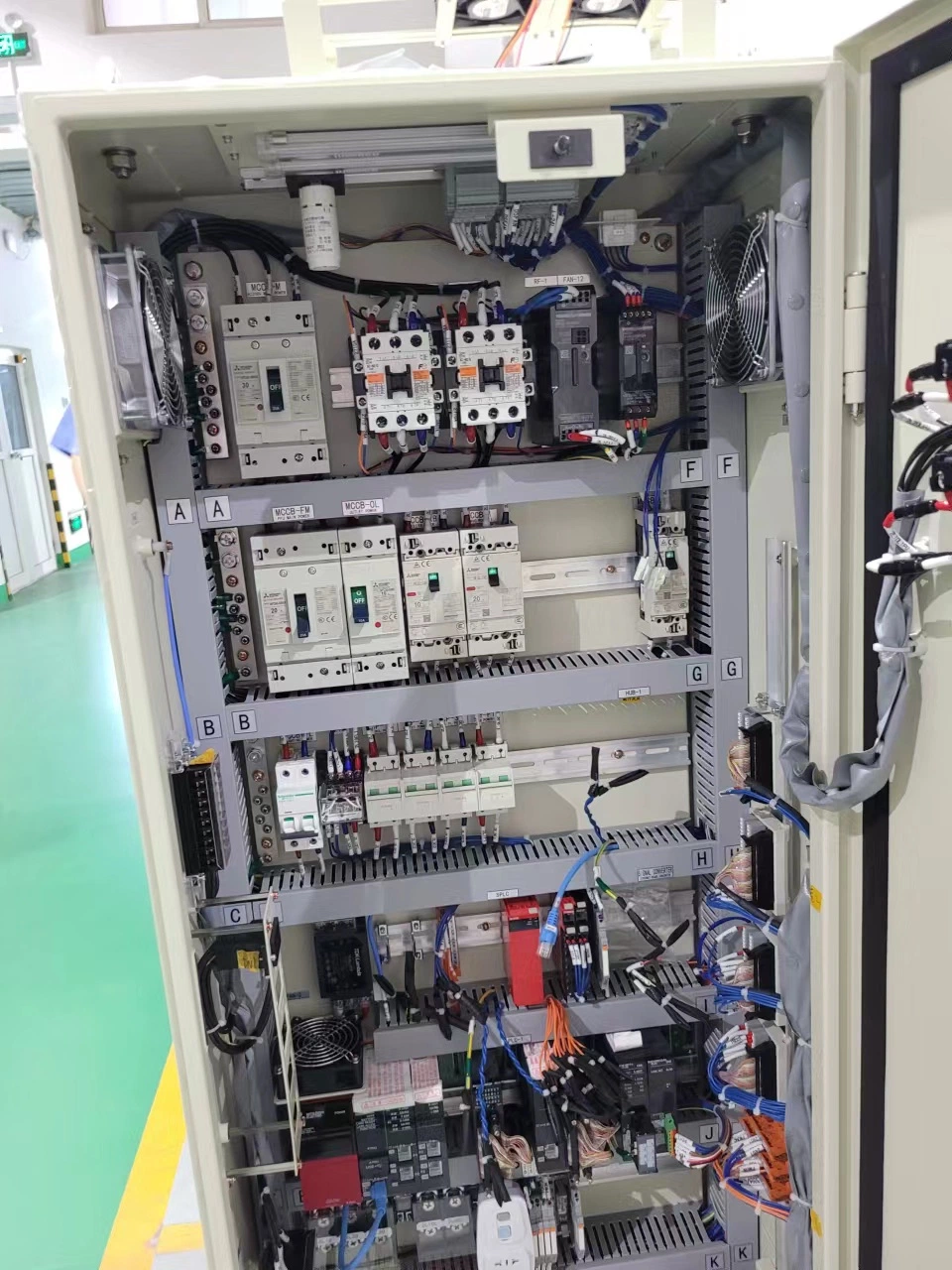 Yy-Q73 Industrial Equipment Internet of Things Control System 220V Electrical Control Cabinet Electric Industrial Panel