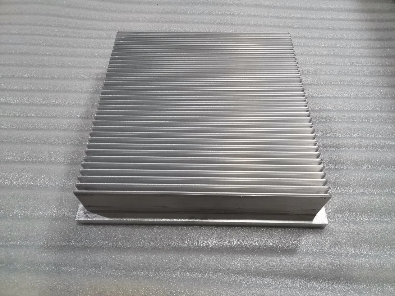 Heat Sink Aluminum Radiator Profile Aluminum Radiator Electronic Heat Sink Close Tooth Radiator Can Be Machined Open Mold Customization