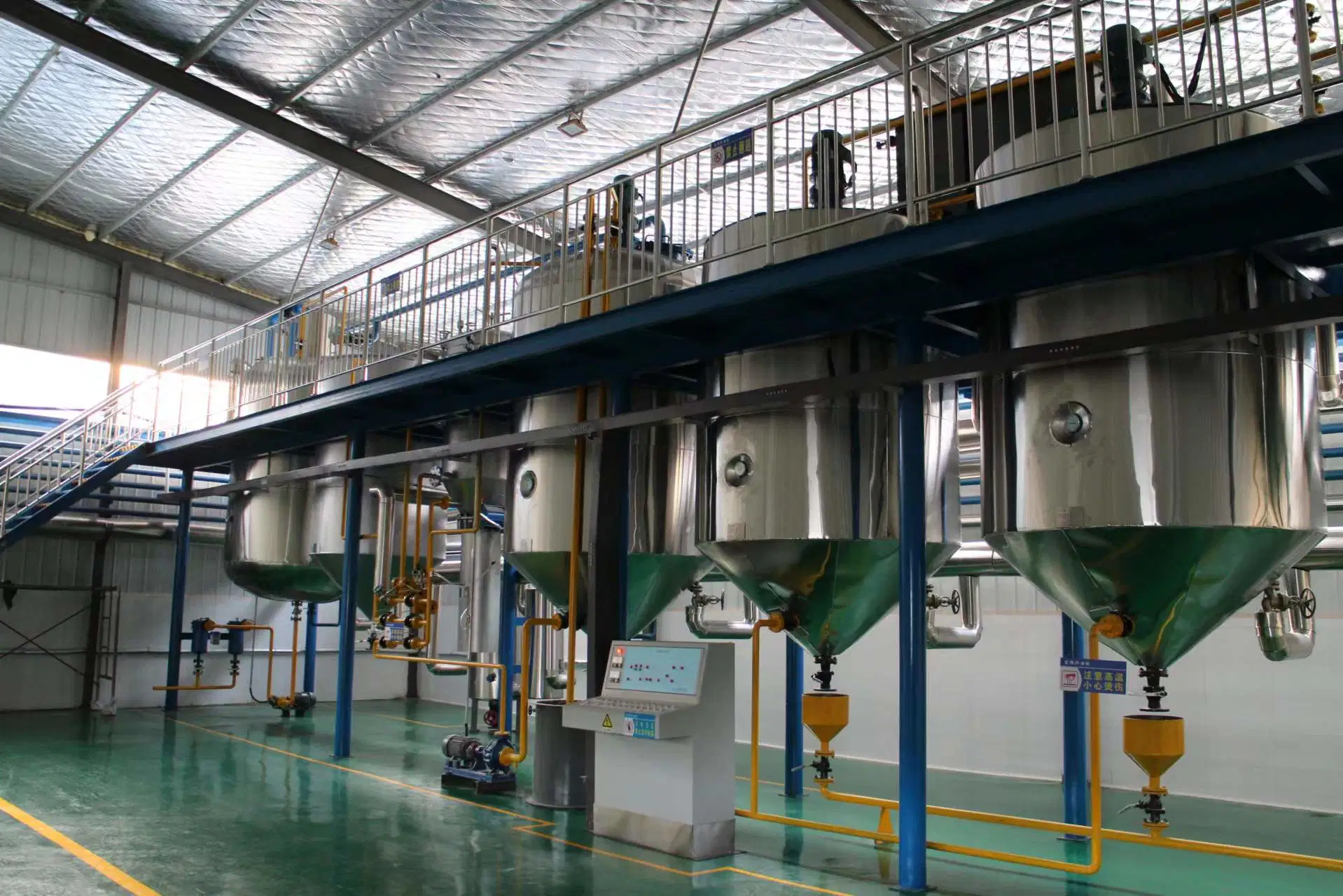 Customizable High Efficiency Oil Filter Crude Red Palm Oil Refining Machine Small Scale Cooking Vegetable Seeds Oil Refinery