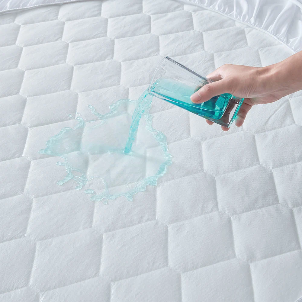 Wholesale/Supplier Waterproof Bed Mattress Quilted Cover Padded Foam Leak-Proof Back