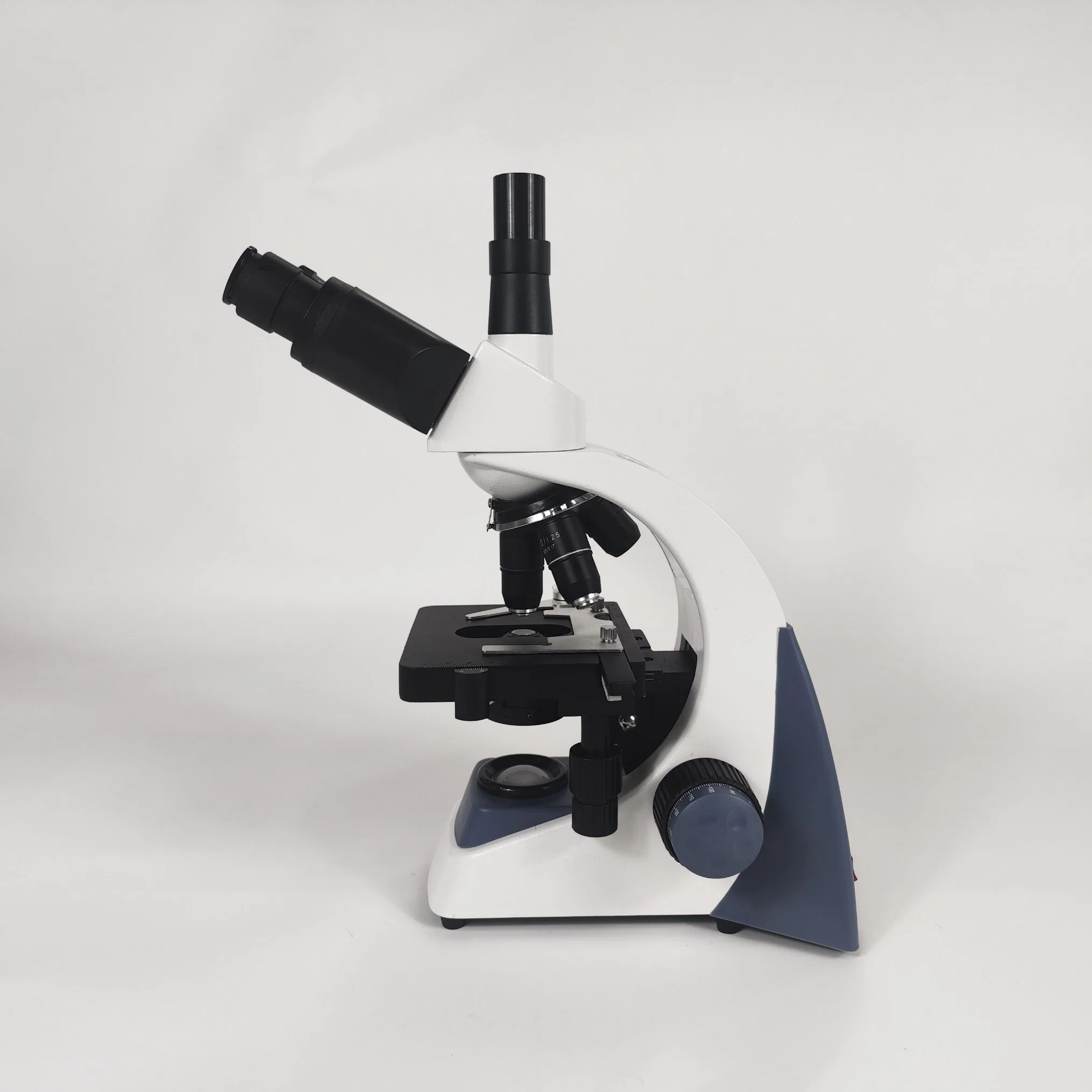 Microscope de laboratoire trinoculaire biologique pour l'étudiant