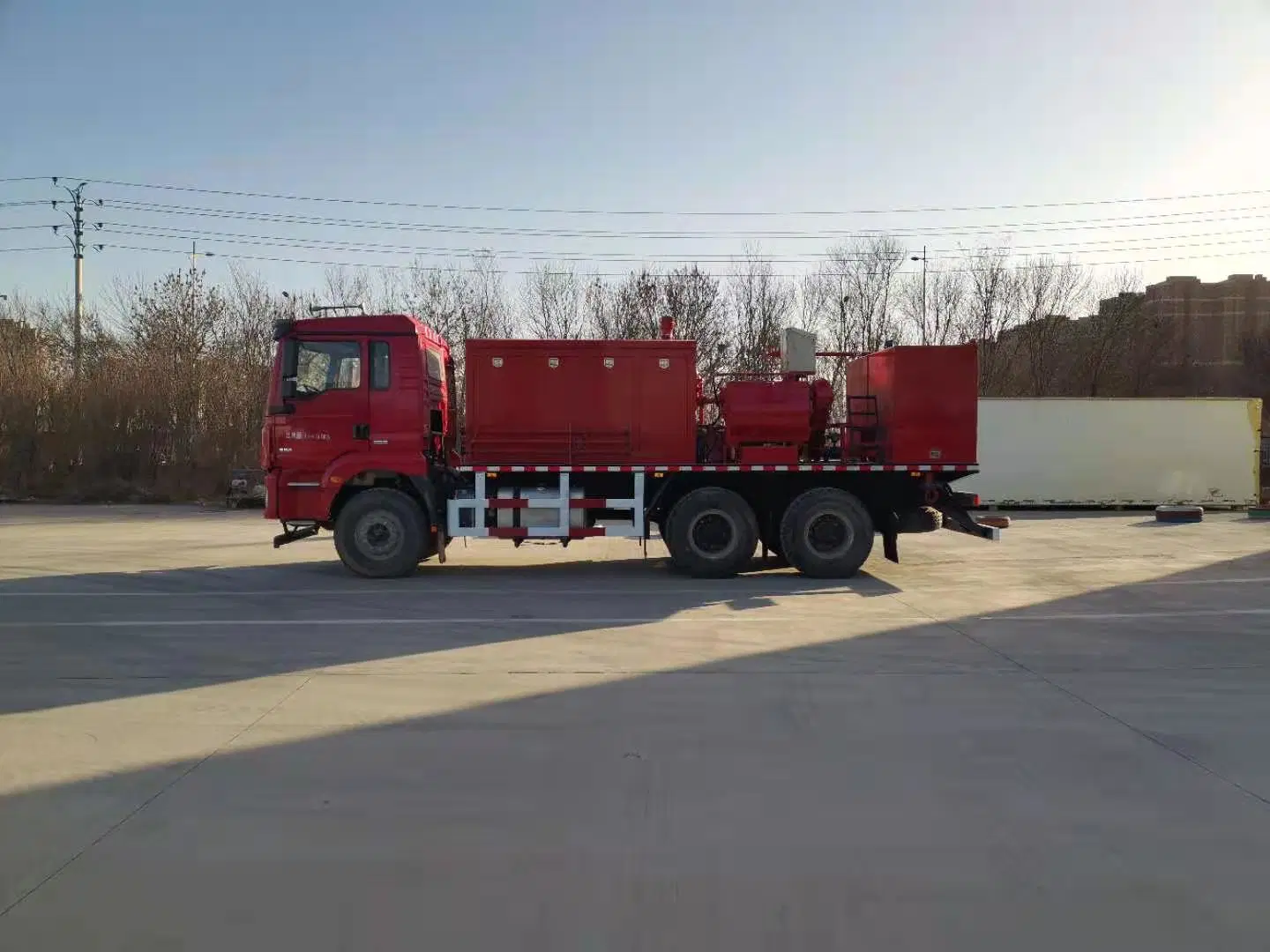 Shacman Weichai Engine 4*4 6*4 Oil Field Fracturing Truck Sinotruk