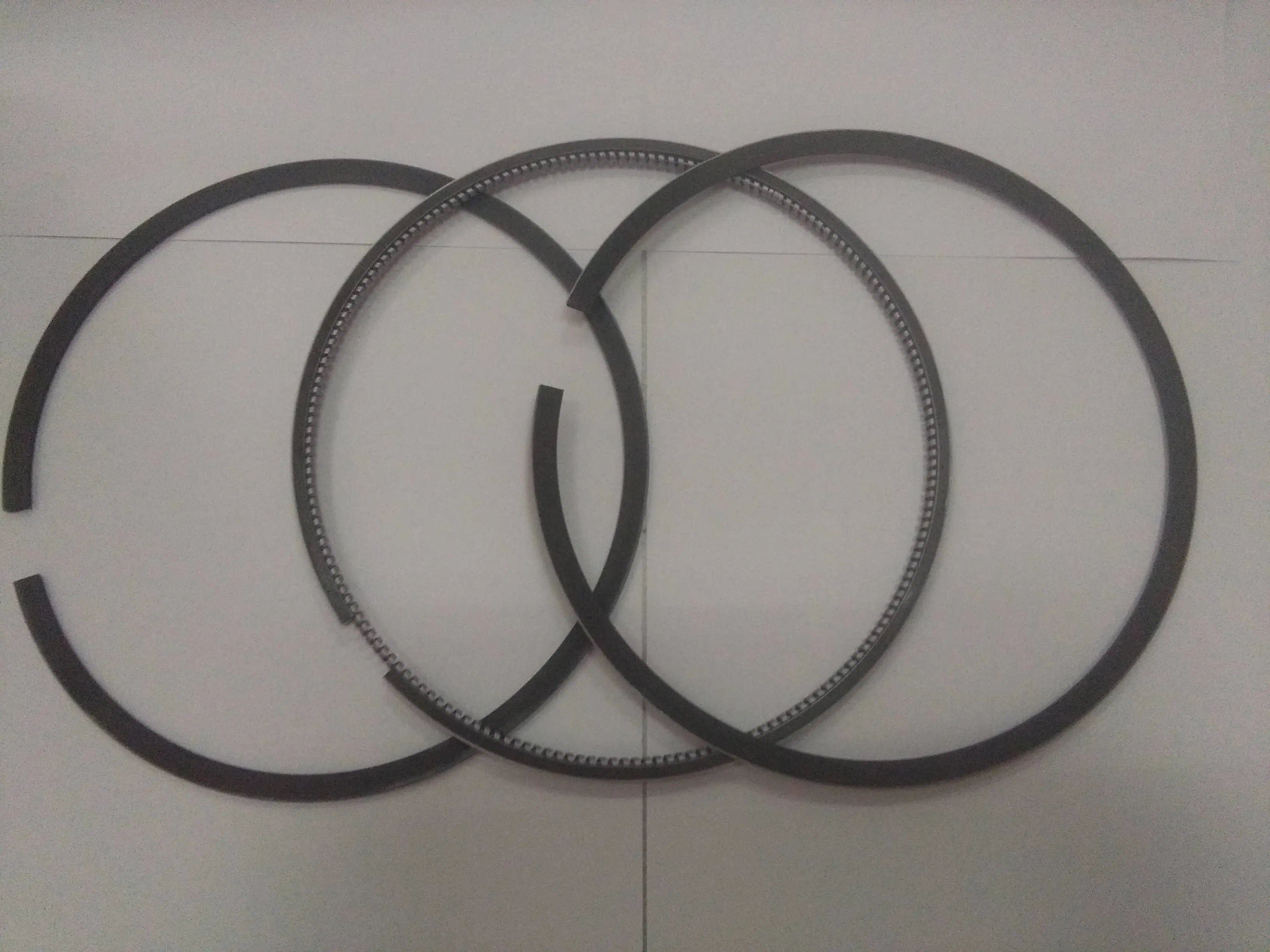 Factory Wholesale/Supplier for Cummins Qst30 Engine Piston Ring Set 3804708 3092569 3092570 3092571