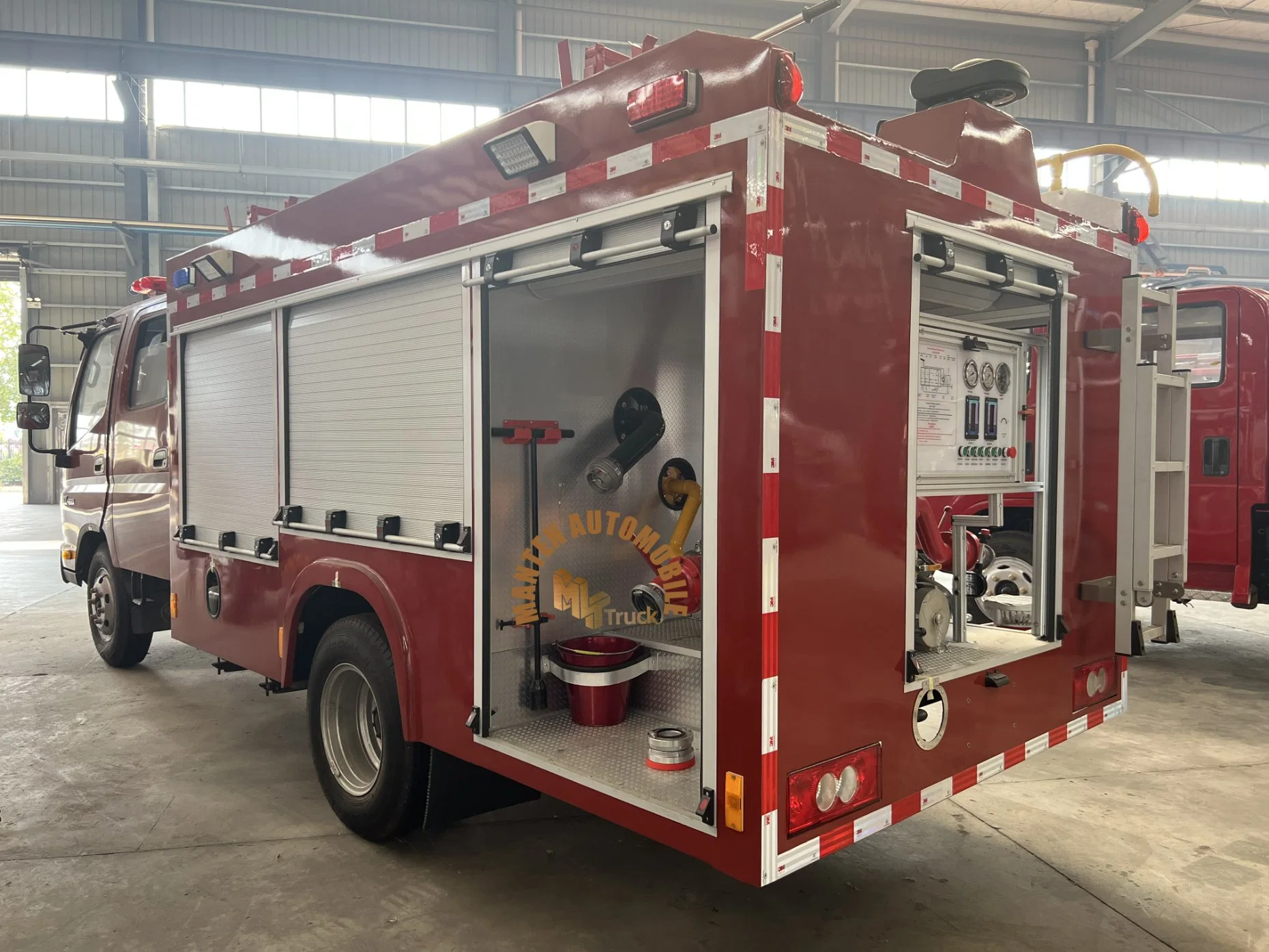 Foton Truck Fire Engine 4000 Liters Fire Fighting Vehicle Price