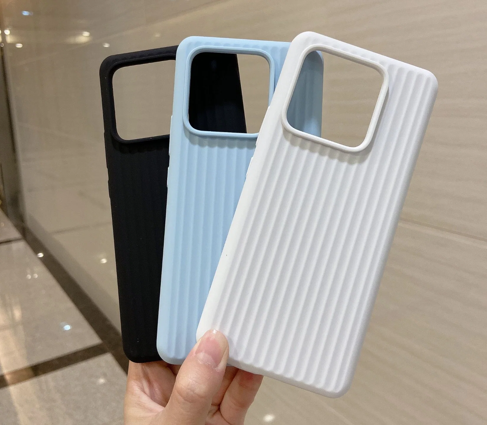 Capa de telefone antiderrapante de silicone corrugado para iPhone 15 PRO Max.