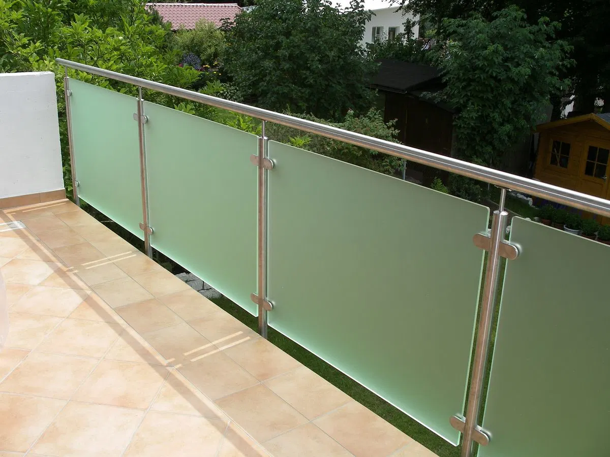 Haut de page Canal Monté sur rails en verre balustrade pour balcon extérieur