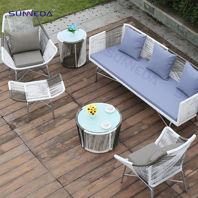 China Sunneda Factory Wholesale/Supplier Custom Outdoor Garden Tempered Glass PE Wicker Rattan Coffee Table