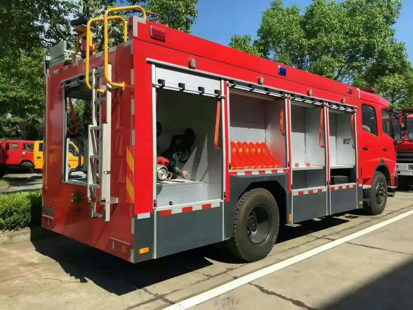 Syp Fighting Rescue Truck 6*4 8m3 12cbm 10cbm Water Foam Tanker Fire Fighting Truck