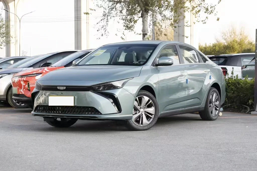 2023 gamme 620 km 70kwh batterie électrique voiture géométrie G6 Avec 2 caméras extérieures, charge rapide 0,63 h, vitesse de 150 km/h.