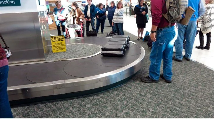 Système de tapis roulant pour les bagages de l'aéroport