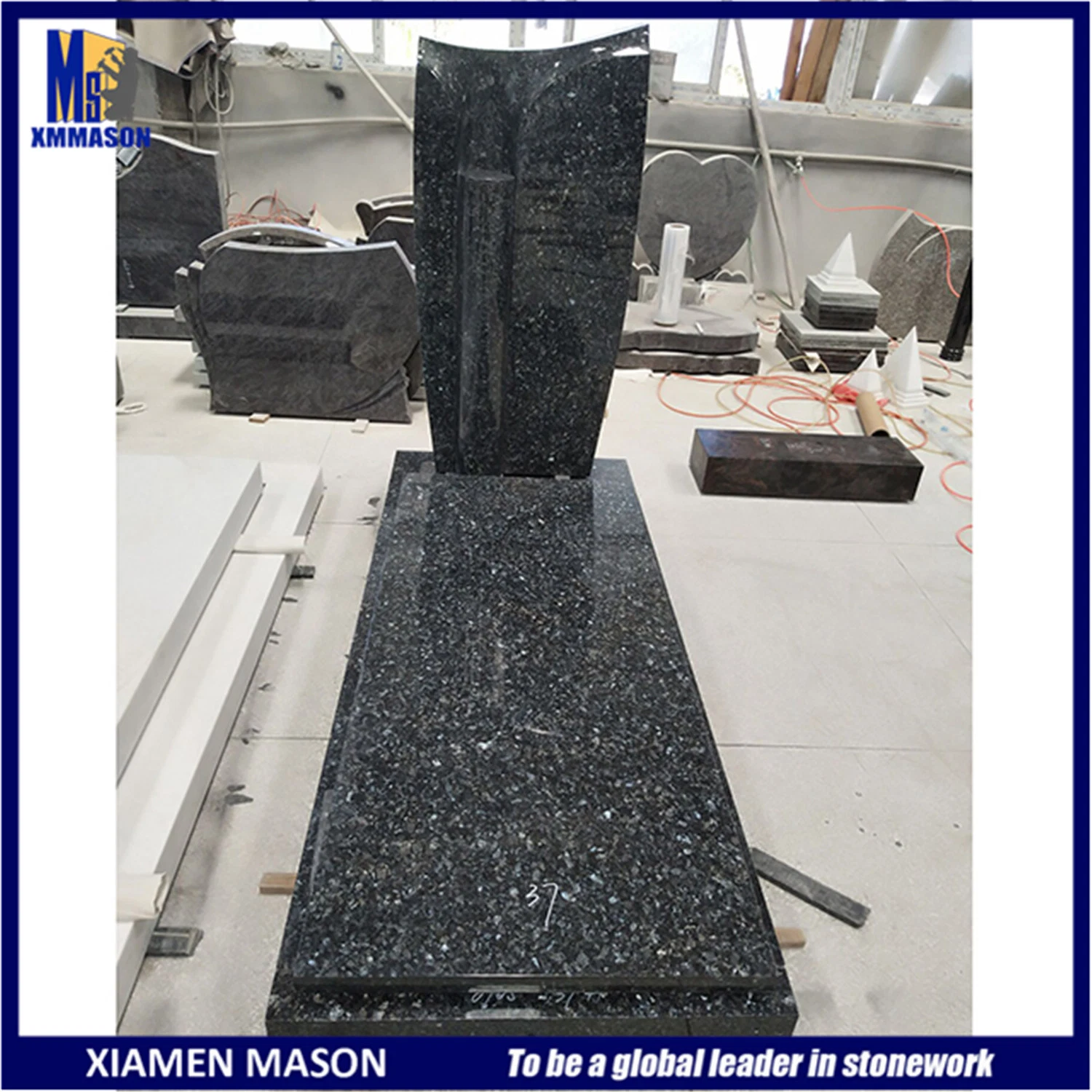 China Supplier Bahama Blue Granite Kerbsets Tombstone with Simple Design