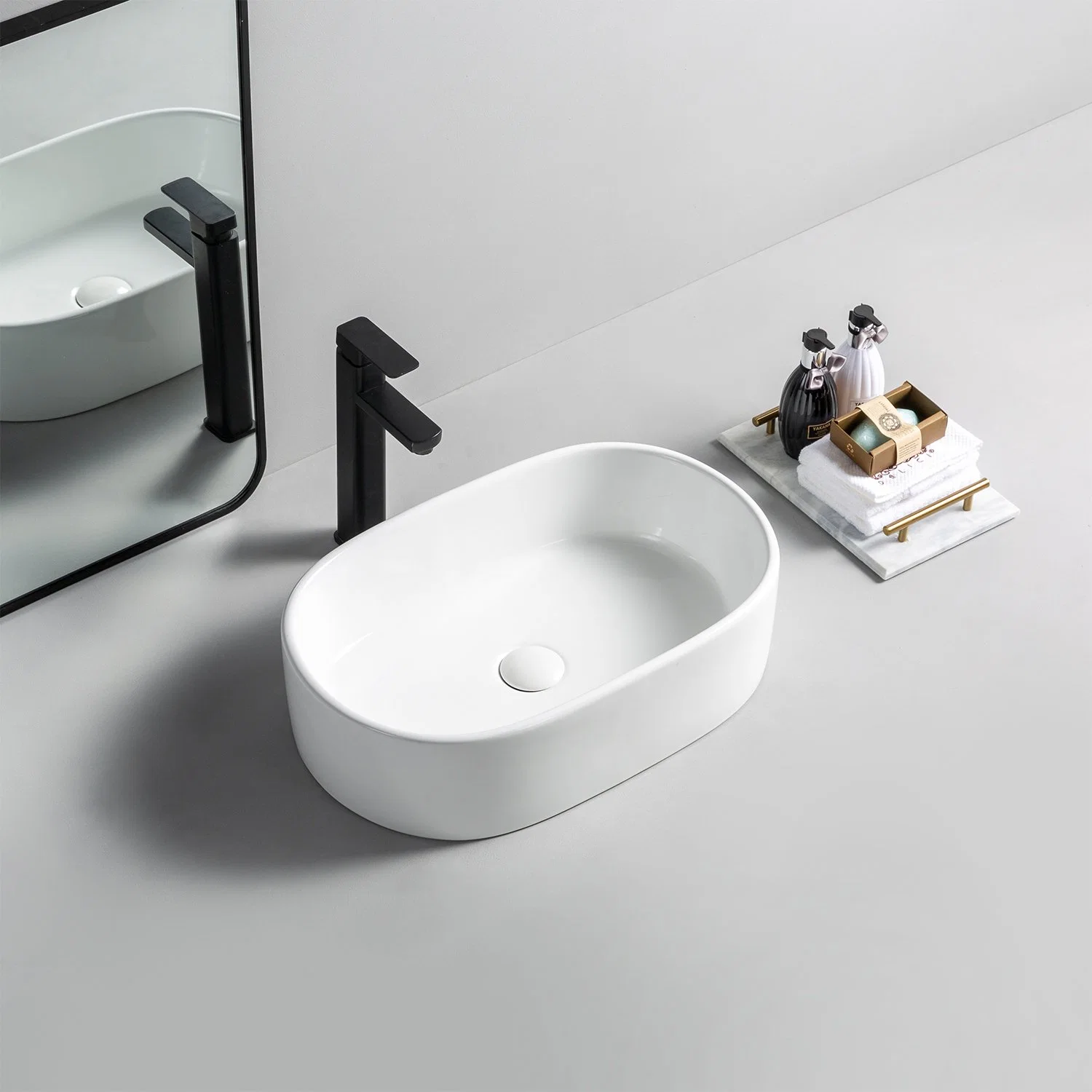 Lavabo de salle de bains ovale en céramique de haute qualité sans trou, lavabo de table pour lavage à la main.