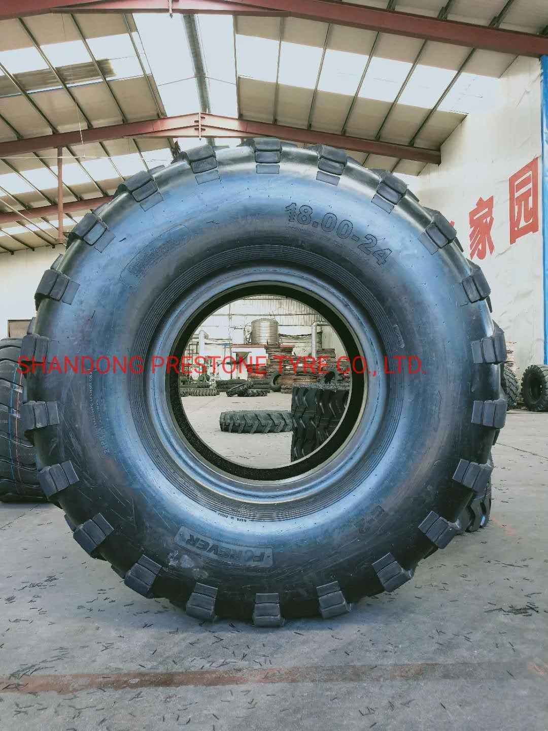 Military Style Tyres, Wheeled Armored Vehicles, off Road Tyres, Anti-Puncture, Top Quality