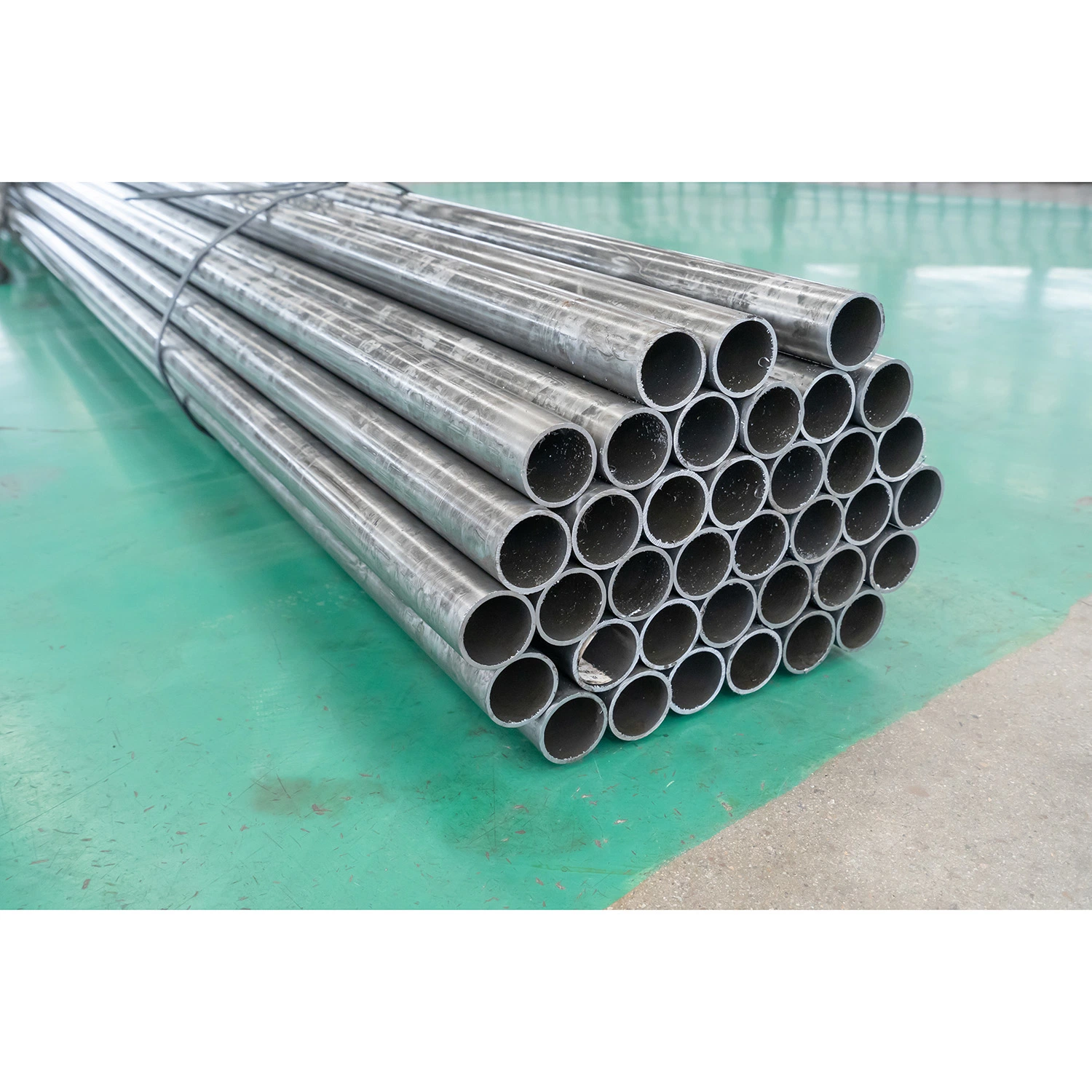 Steel Pipe Manufacturer High-Quality ASTM A36 A106 A53 Q235B 1020 1030 1045 Carbon Steel Gcr15 16mn 15CrMo 35CrMo 42CrMo Alloy Steel Seamless Steel Pipe