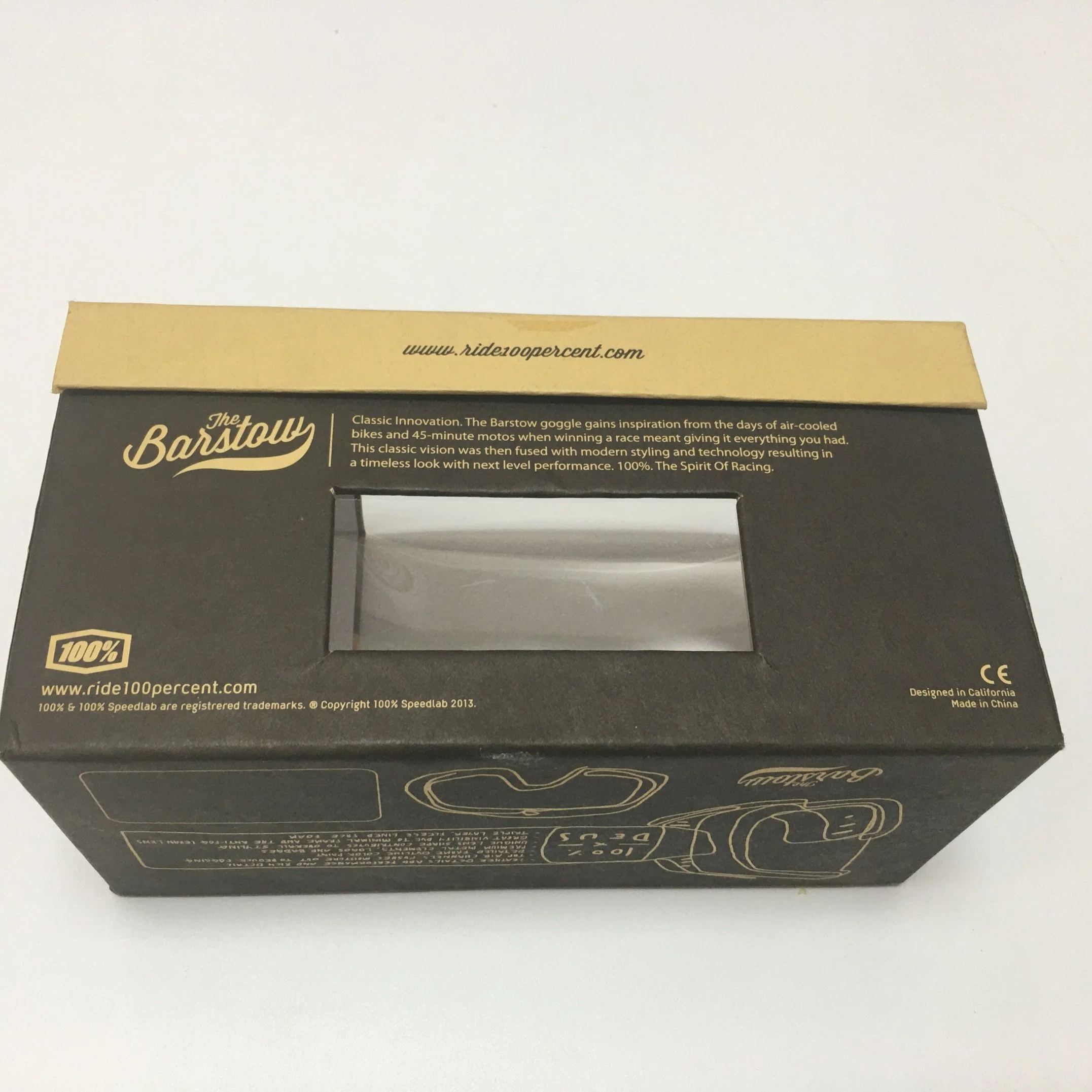 Benutzerdefinierte Logo Gedruckt Weißen Karton Papier Geschenk Verpackung Karton Box mit PVC-Fenstern und Magnet