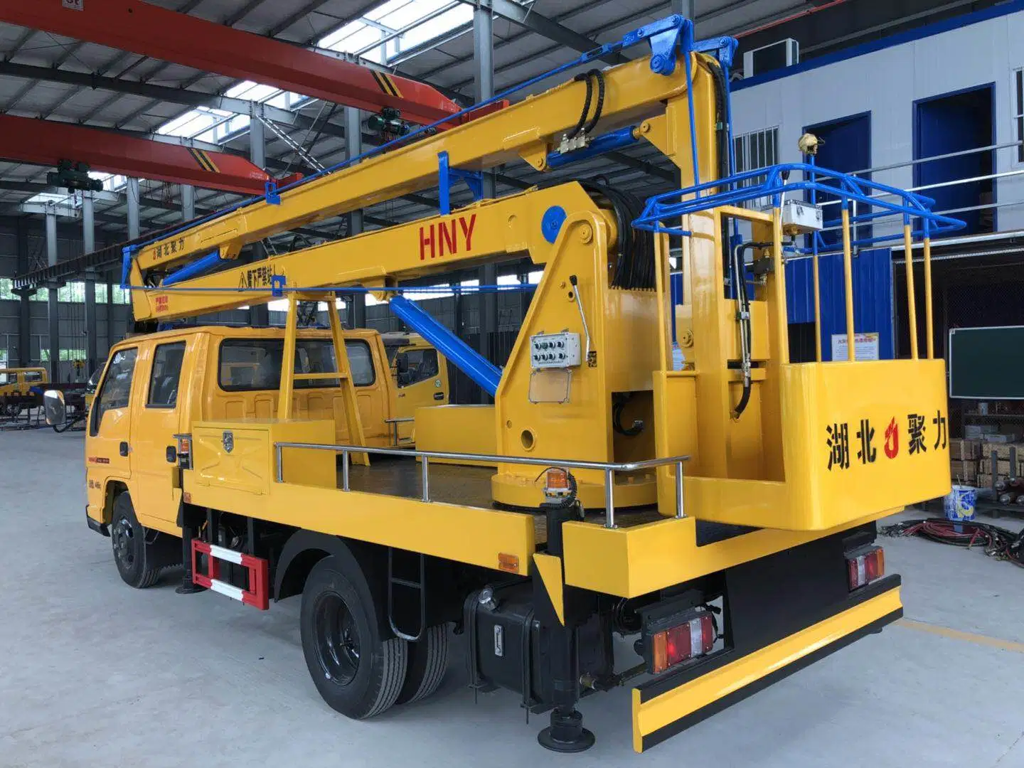 DFAC 18 Meter to 20 Meter Telescopic Boom Aerial Platform Truck