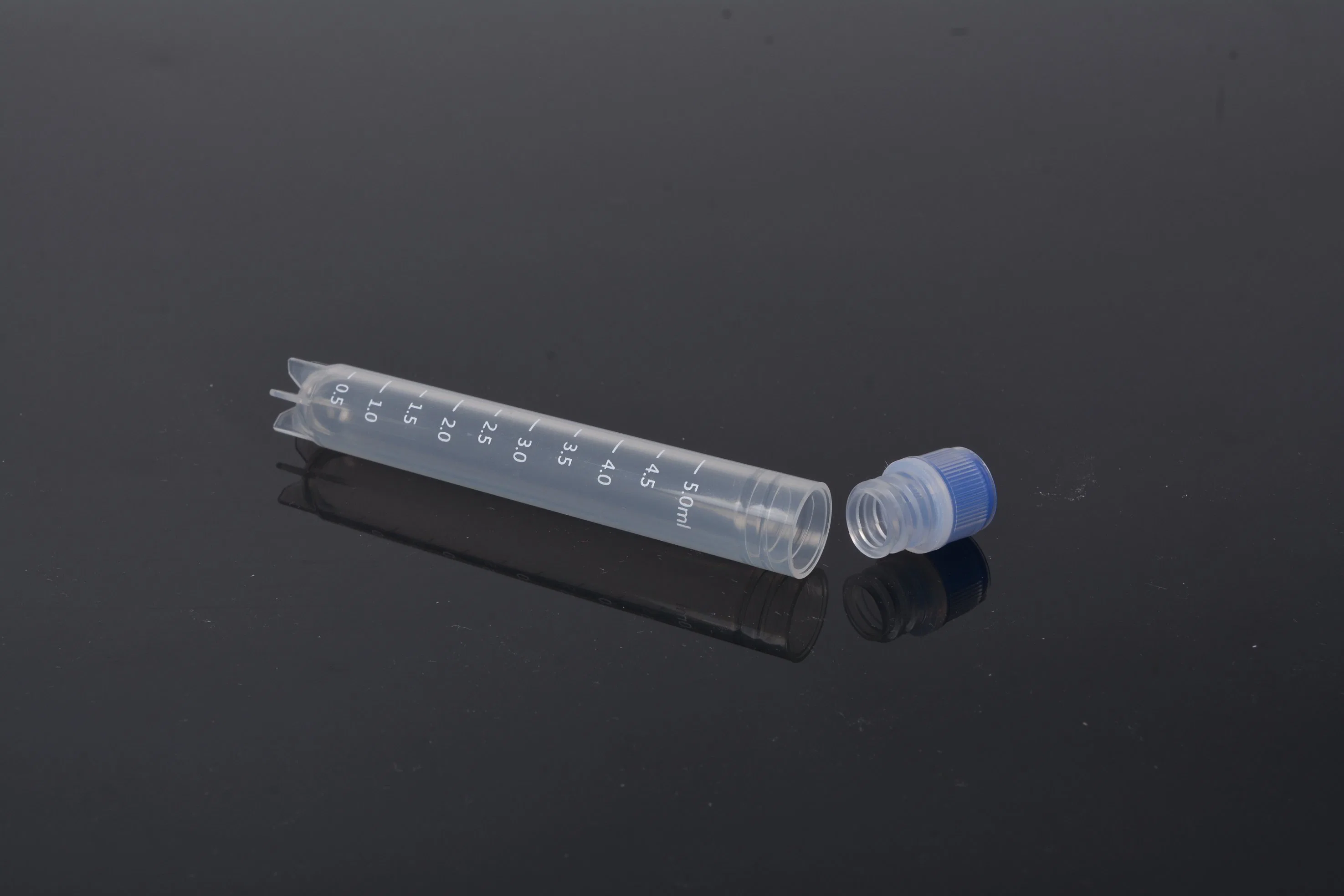 Unrecycled Injection Molding &phi; 20&times; 58mm Pharmaceutical Ampoule Plastic Bottle Self Standing Cryotube