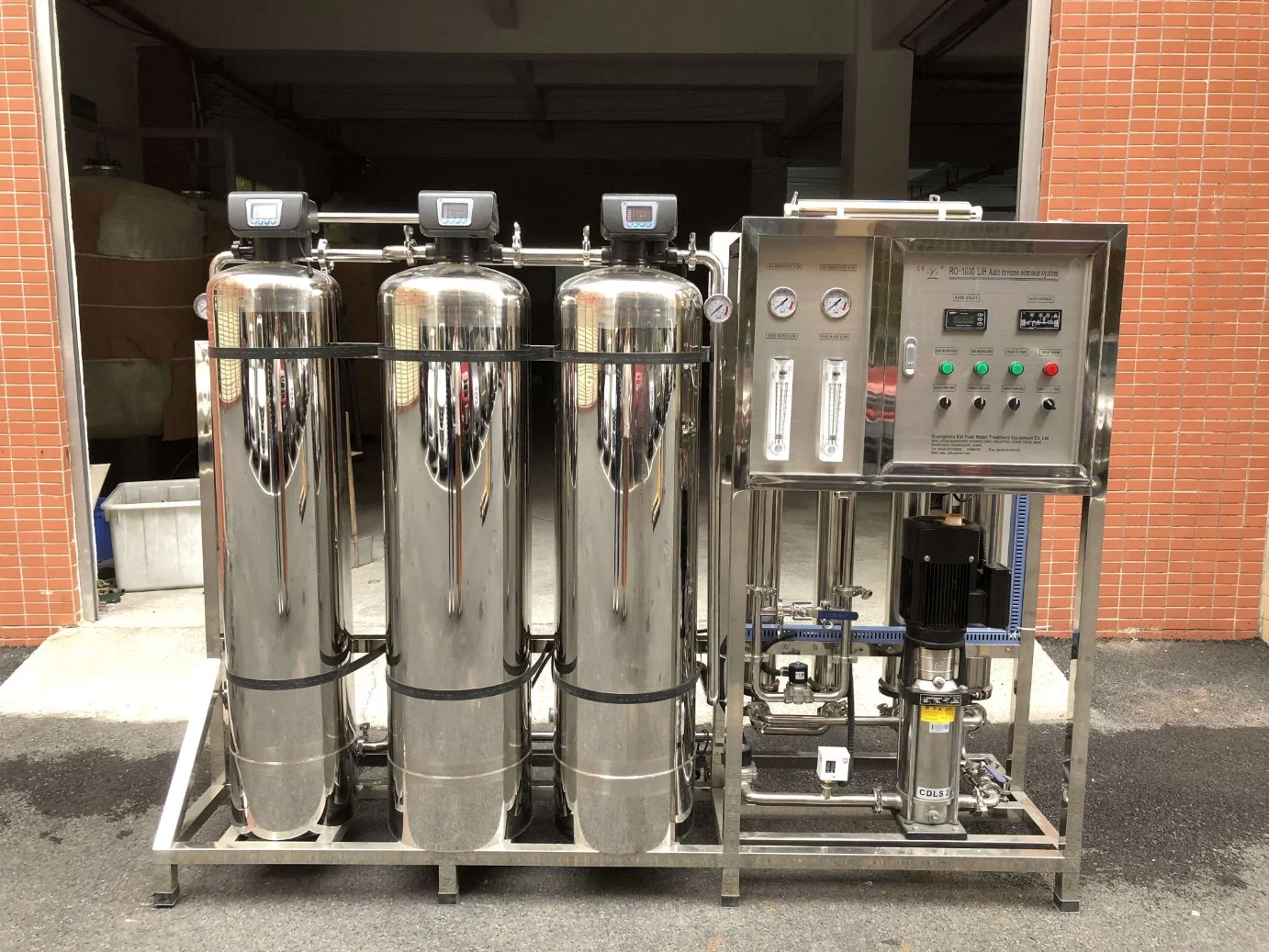 1000lph Borehole Water Treatment System Bottled Mineral Water Machine Plant RO Pure Water Making Machine Sachet Water Filling Packaging Machine