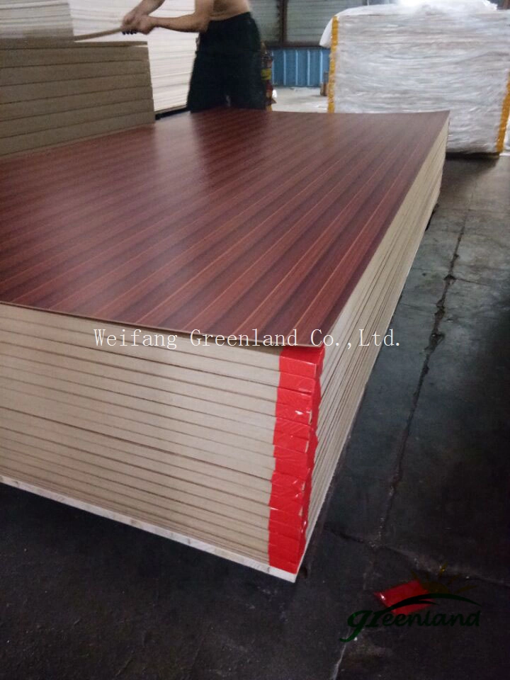 Venta en caliente papel de superposición MDF 2023 con gradas de madera de colores 1220X2440X2,0 mm
