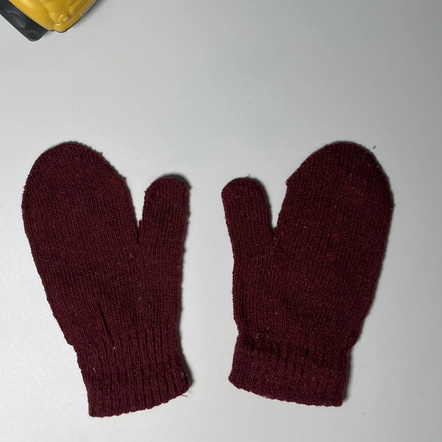 Garçons Filles d'enfants Les enfants de couleur foncée à bon marché de l'hiver de la magie des gants mitaines