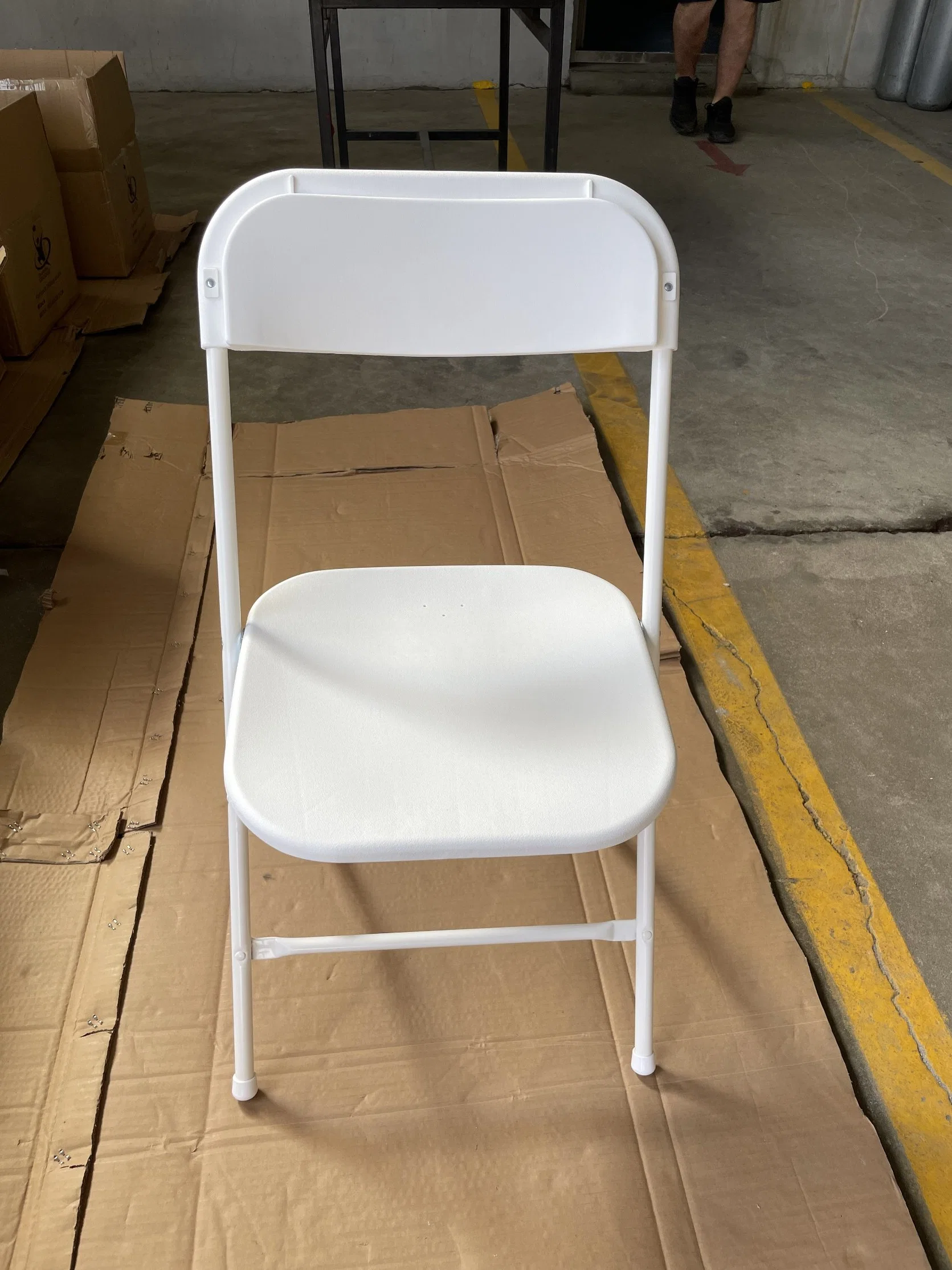 Wholesale/Supplier Foldable Garden White Plastic Folding Chairs with Drain Holes